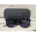 BRAND NEW PAIR OF TOMMY HILFIGER BLACK AVIATOR SUNGLASSES S/R1