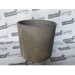 10 X BRAND NEW LARGE LIGHT CONCRETE PLANTERS R15.2/9.1/1.1