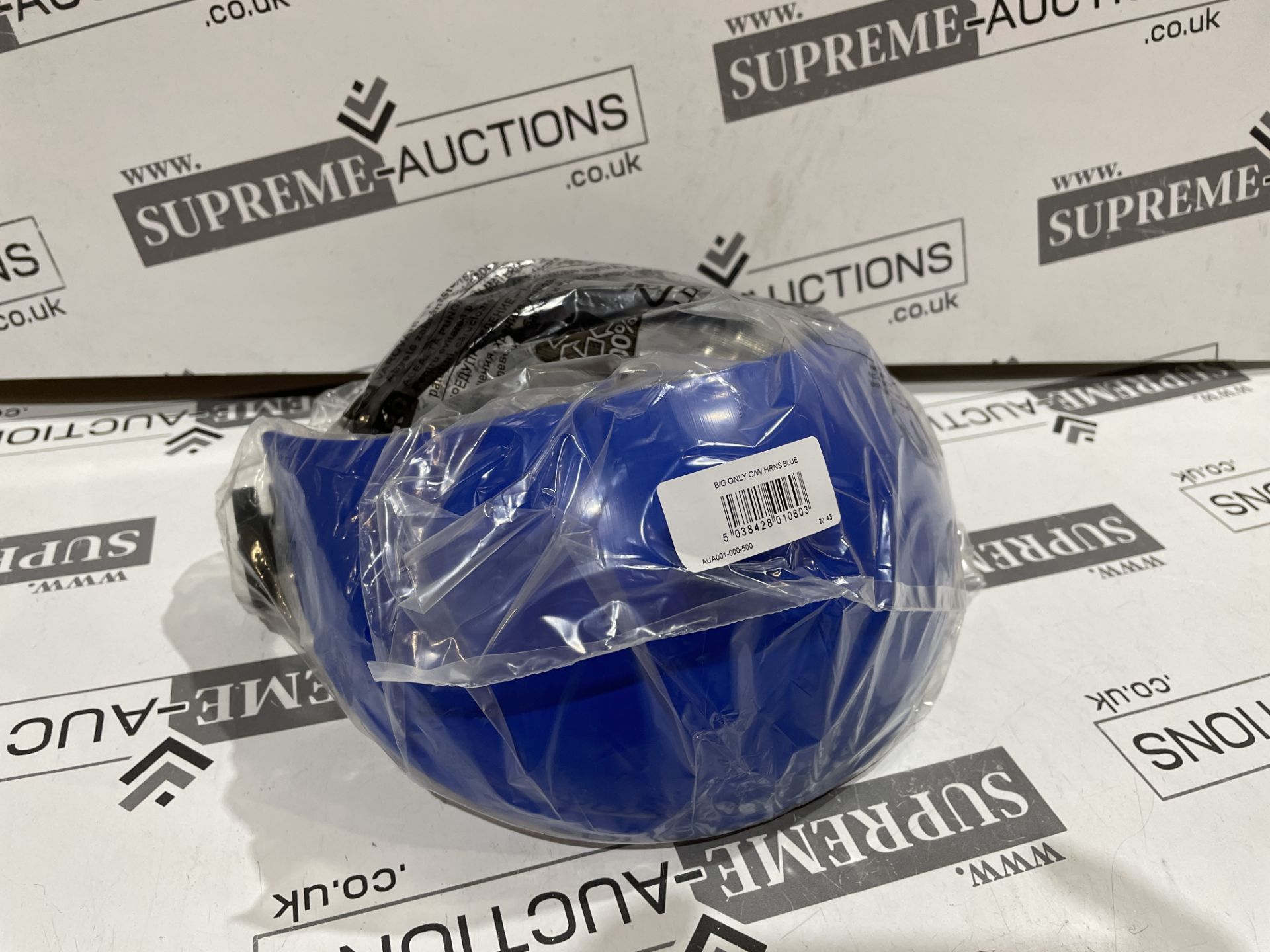 40 X BRAND NEW PROFESSIONAL HARD HATS (COLOURS MAY VARY) R16-7