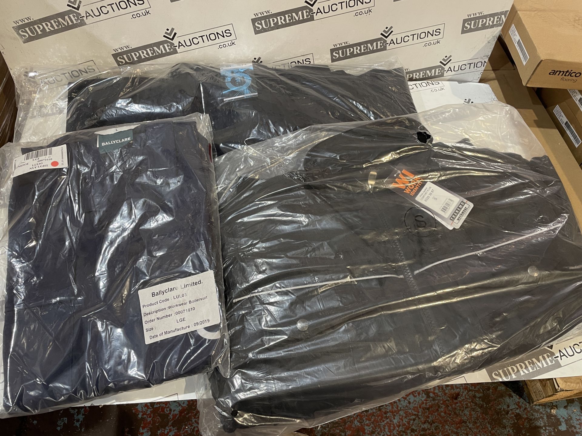 14 X BRAND NEW PROFESSIONAL WORK JACKETS IN VARIOUS DESIGNS AND SIZES R16-13