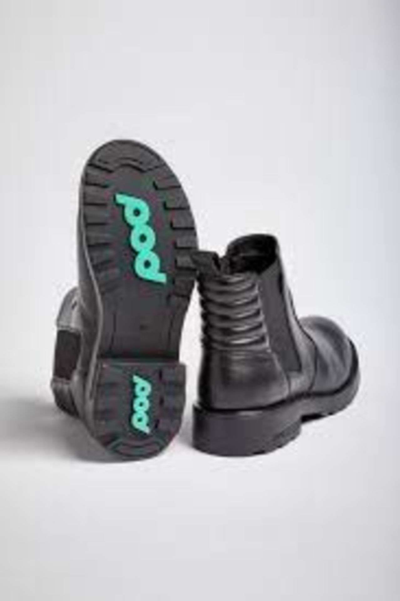 TRADE LOT 20 X BRAND NEW BOXED POD SHOES IN VARIOUS STYLES AND SIZES RRP £70-110 EACH