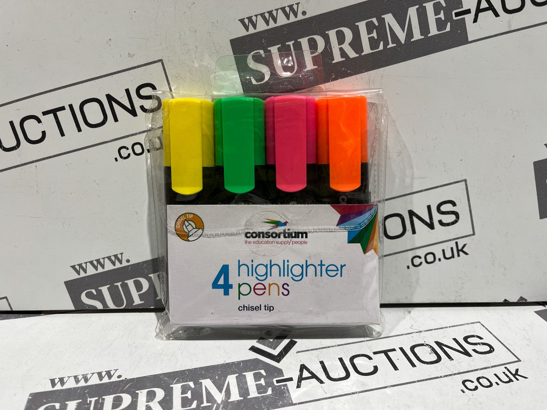 60 X BRAND NEW PACKS OF 4 ASSORTED CHISEL TIP HIGHLIGHTER PENS R13-1