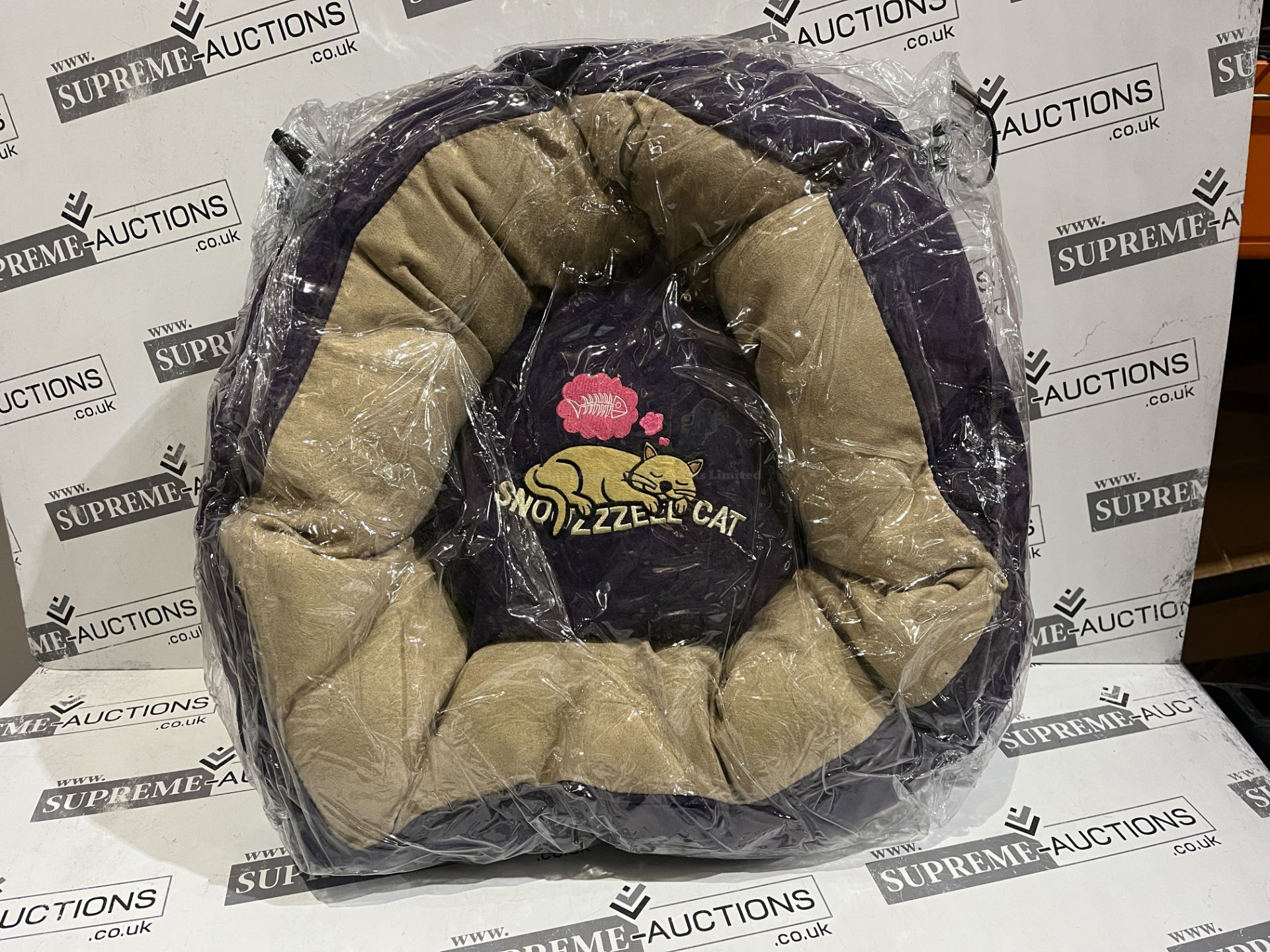 8 X BRAND NEW SNOOOZZZZEEEE PURPLE OVAL LUXURY PET BEDS R10-9