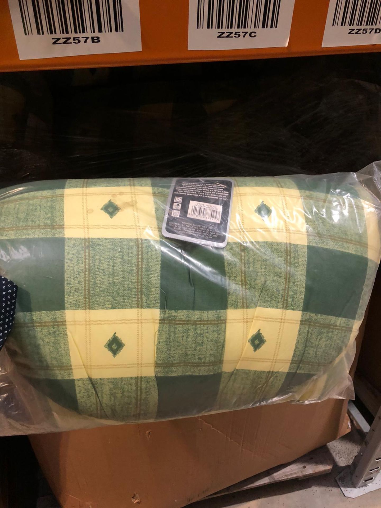 Trade Lot 5 x Pallets of Luxury Pet Beds/Pet Products.   Includes Mainly Pet Beds In Various Sizes & - Bild 28 aus 33