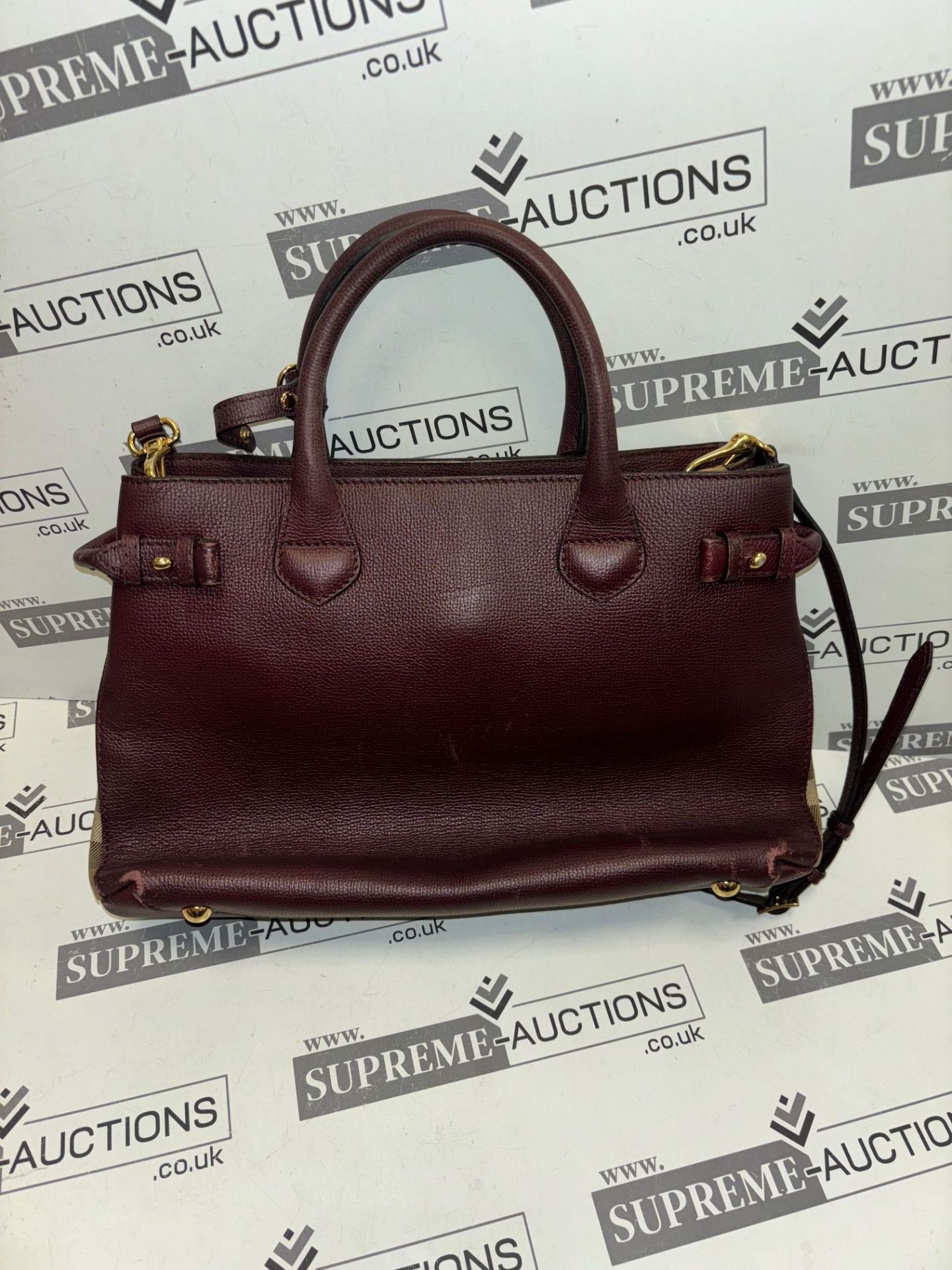 Burberry Derby Calfskin House Check Banner Tote Maroon. 37x25cm. - Image 9 of 19