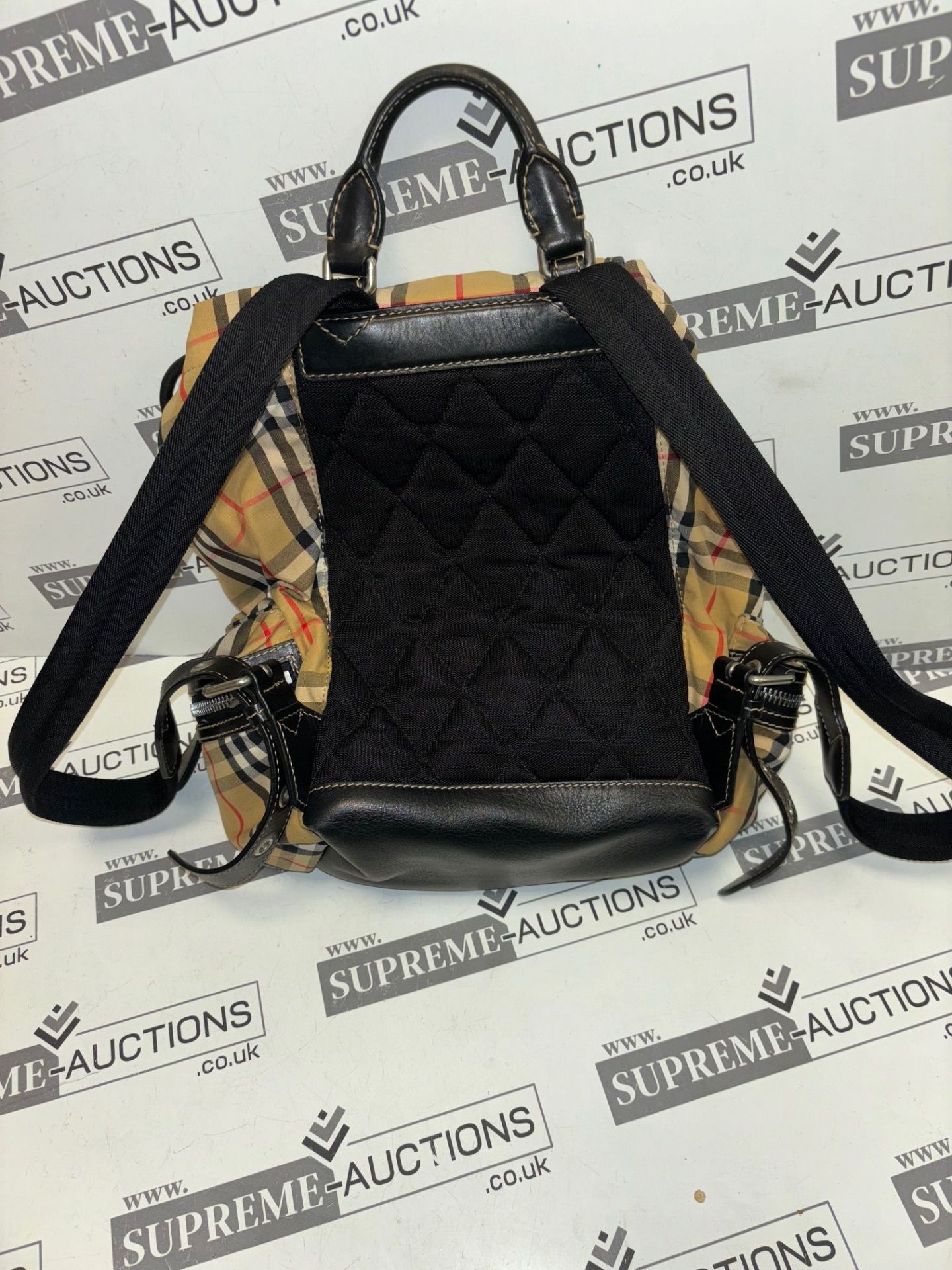 Burberry check backpack. 35x35cm - Image 5 of 9