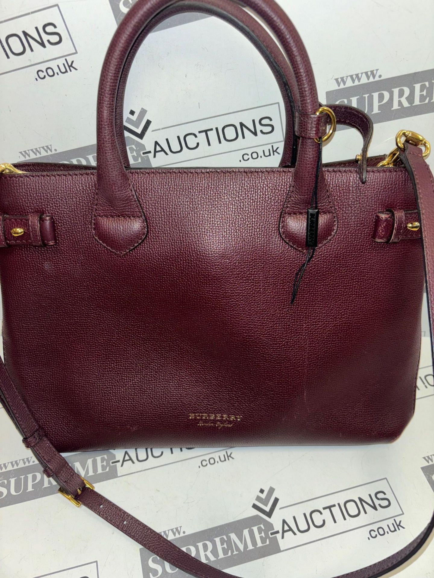 Burberry Derby Calfskin House Check Banner Tote Maroon. 37x25cm. - Bild 6 aus 19