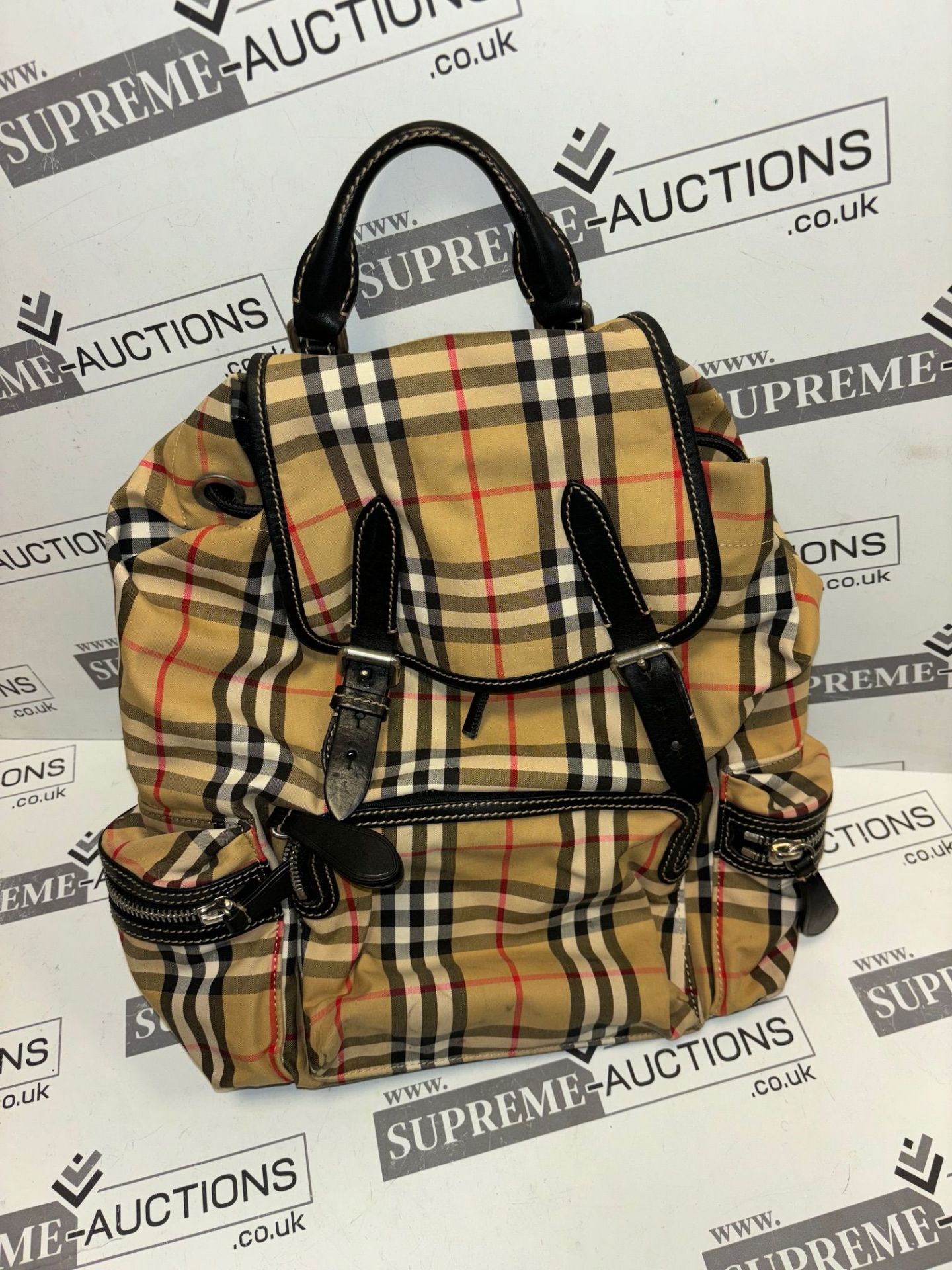 Burberry check backpack.35x35cm - Image 3 of 10