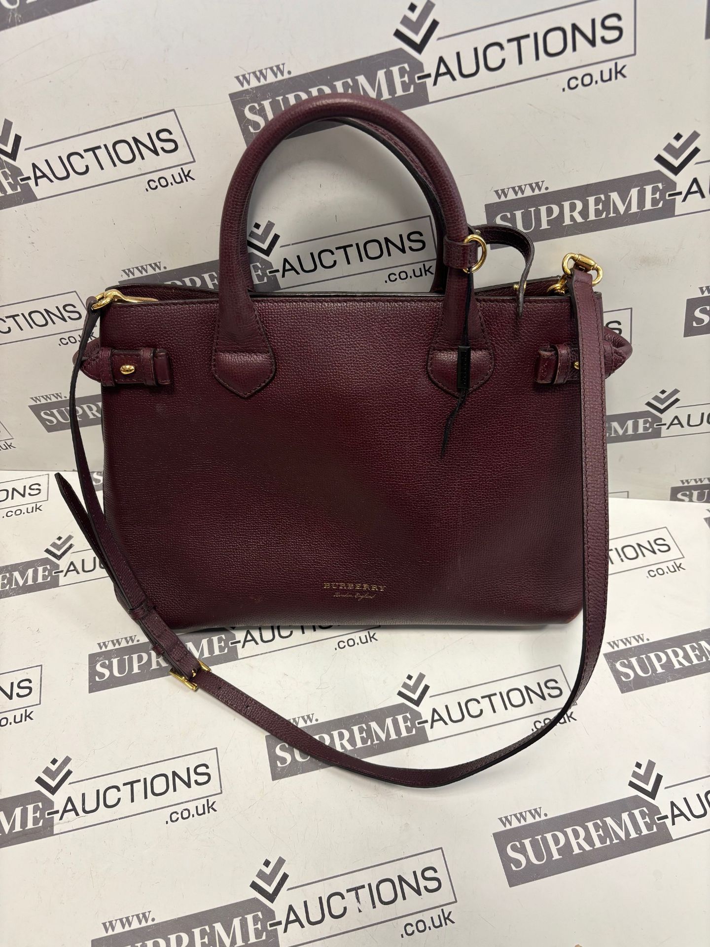 Burberry Derby Calfskin House Check Banner Tote Maroon. 37x25cm. - Image 4 of 19