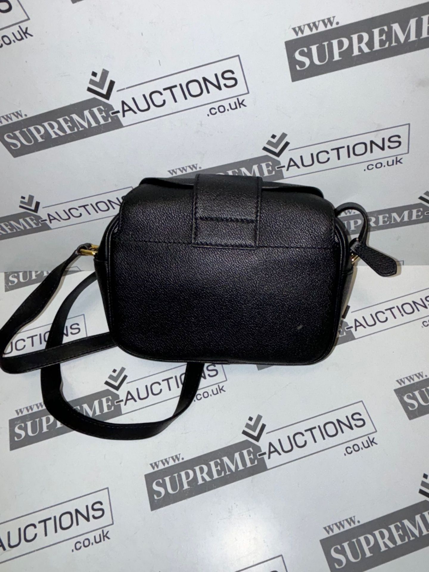 Burberry The Small Leather Buckle Bag in Black 20x18cm. - Bild 7 aus 11