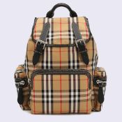 Burberry check backpack.35x35cm