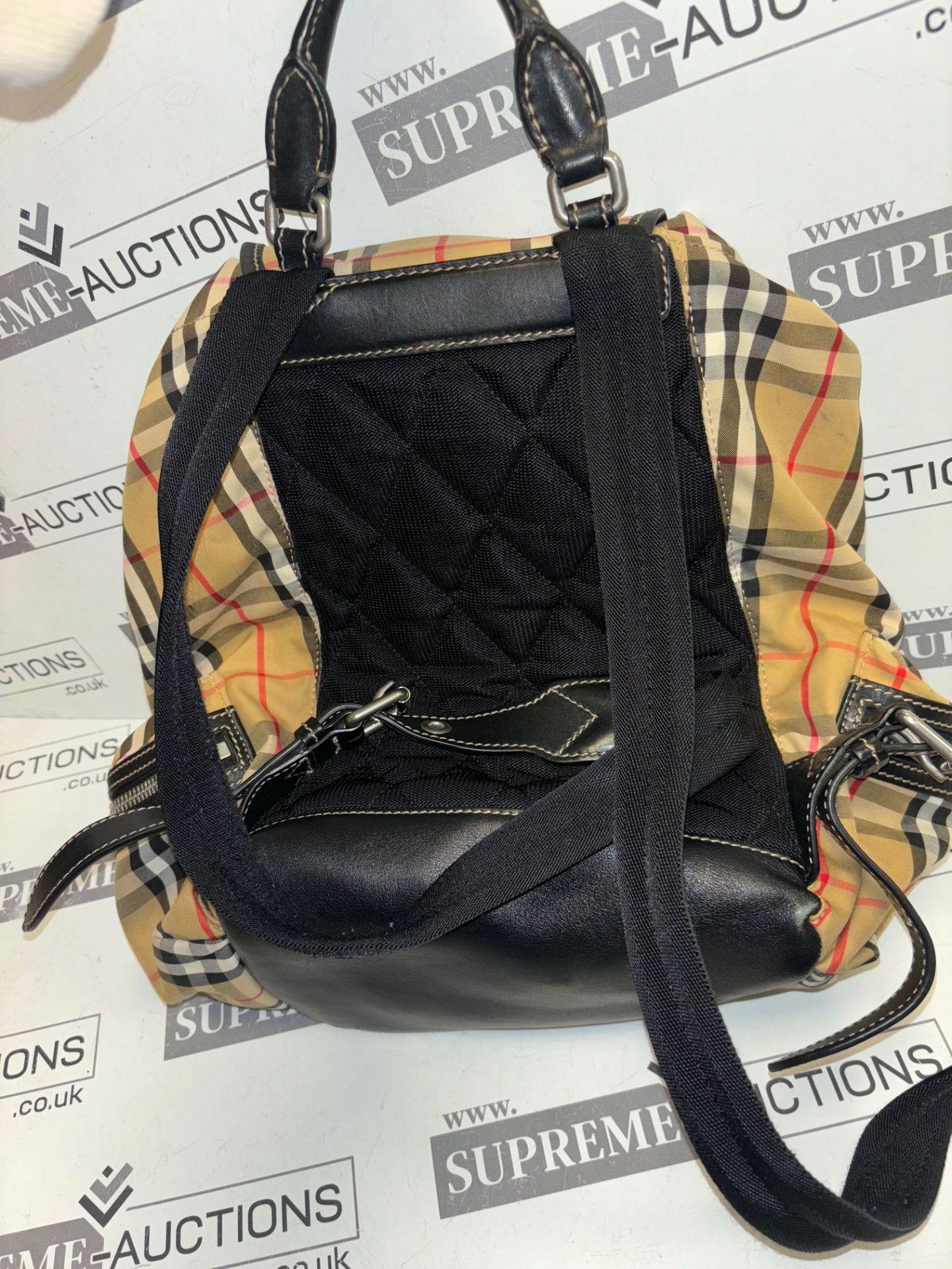 Burberry check backpack.35x35cm - Image 7 of 10