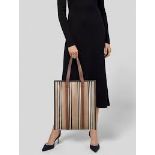 BURBERRY ICON STRIPE PORTRAIT TOTE BAG. 26x30cm