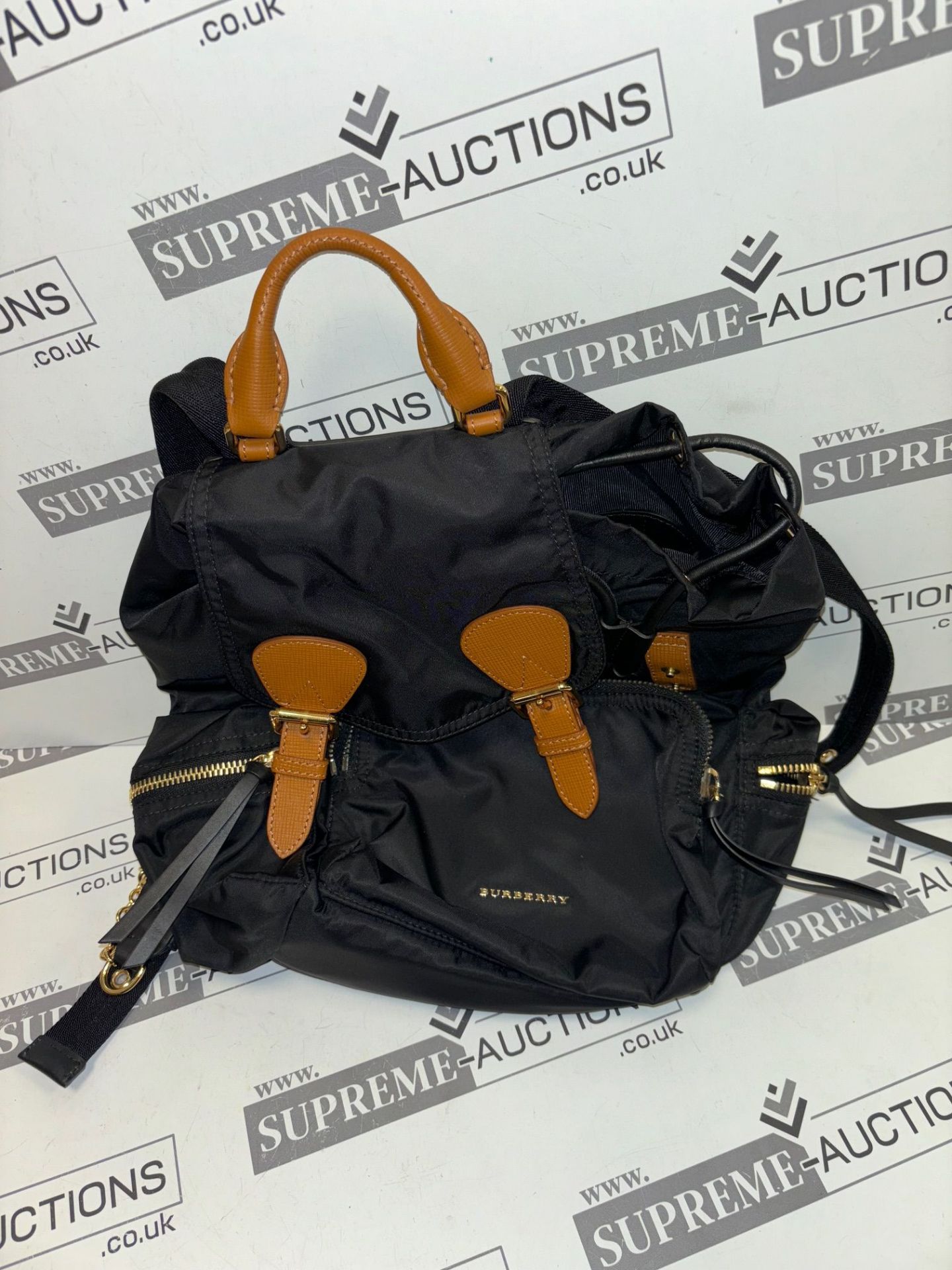 Burberry black nylon backpack. 35x35cm - Bild 4 aus 13