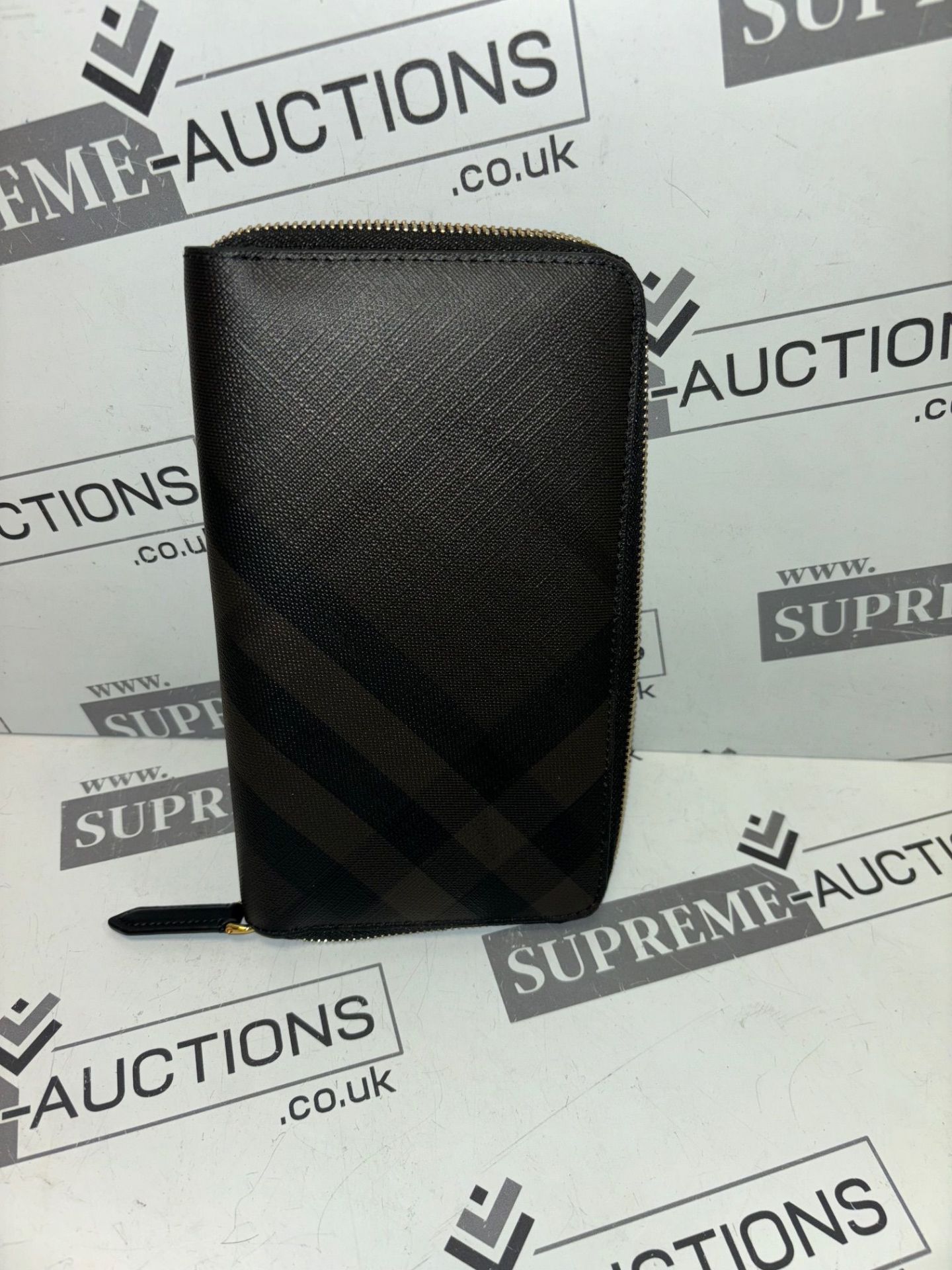 Burberry Cavendish London Check Dark Charcoal Long Wallet. 20x12cm.