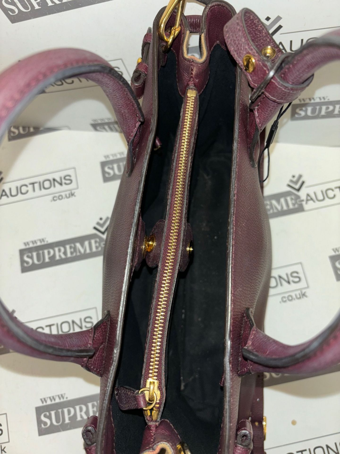 Burberry Derby Calfskin House Check Banner Tote Maroon. 37x25cm. - Bild 19 aus 19