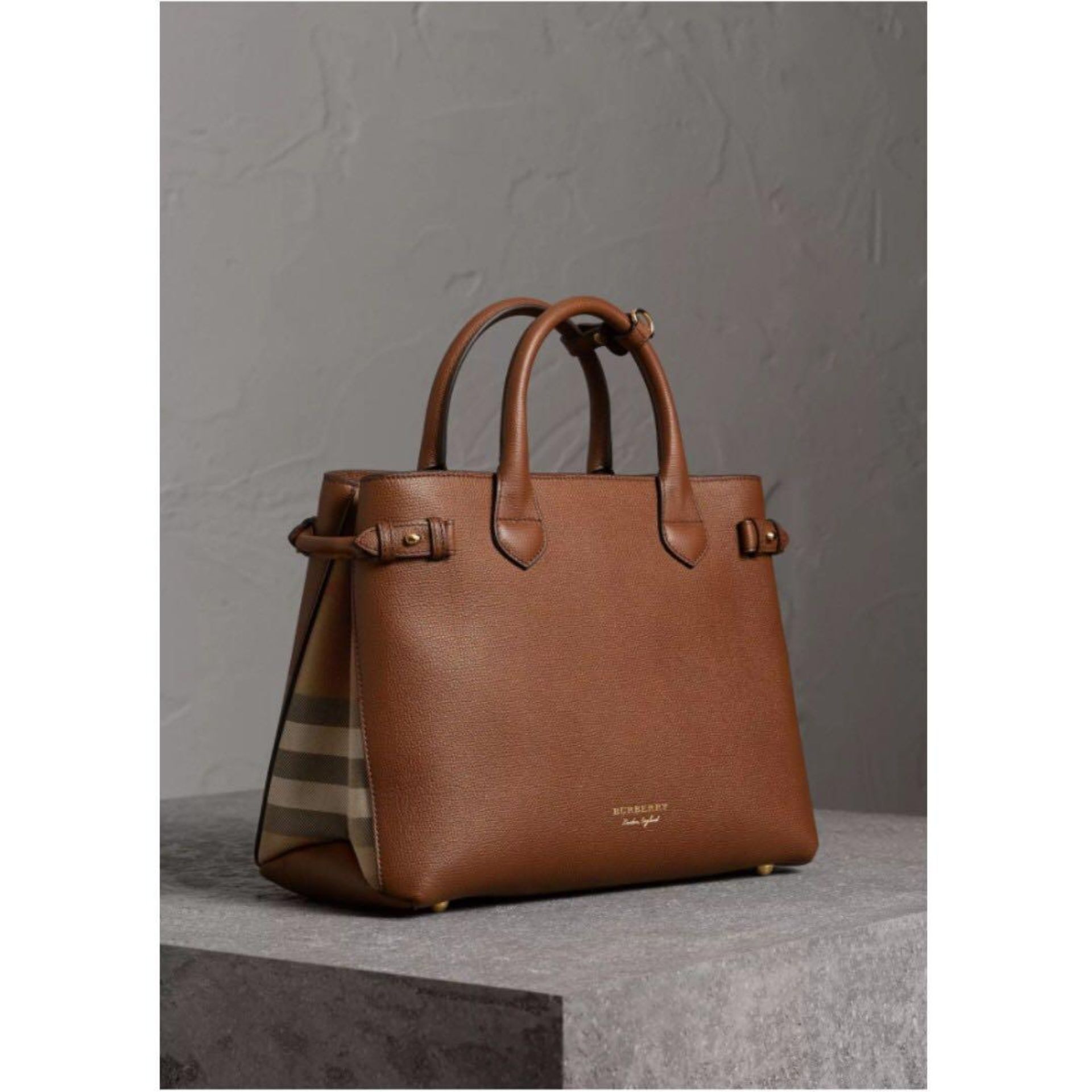 Burberry Derby Calfskin House Check Banner Tote Tan. 37x25cm. (without body strap) - Bild 5 aus 11