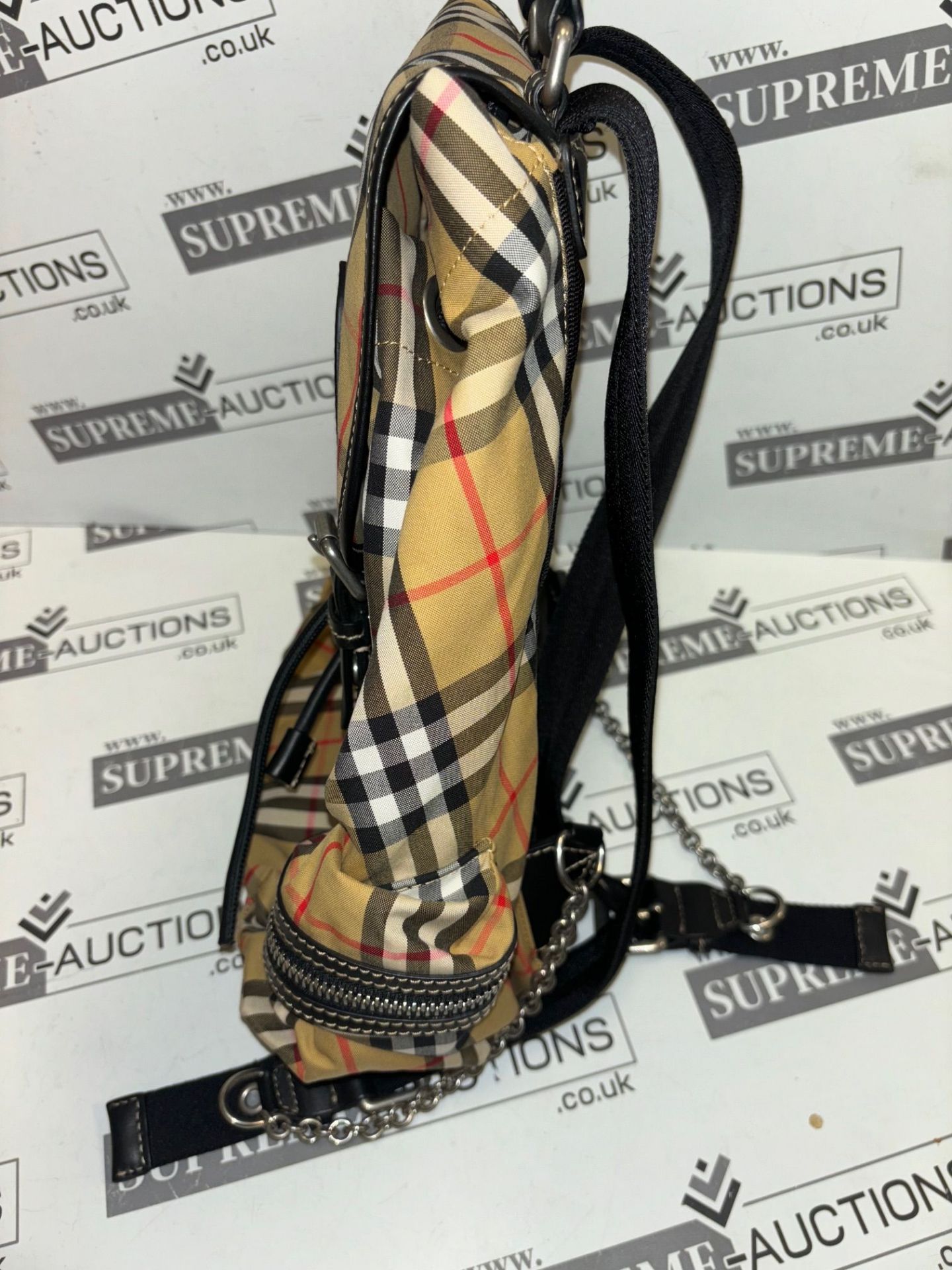 Burberry check backpack. 35x35cm - Bild 6 aus 9