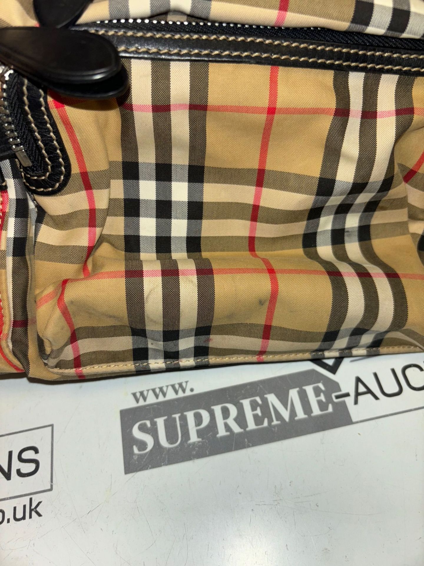 Burberry check backpack.35x35cm - Image 4 of 10