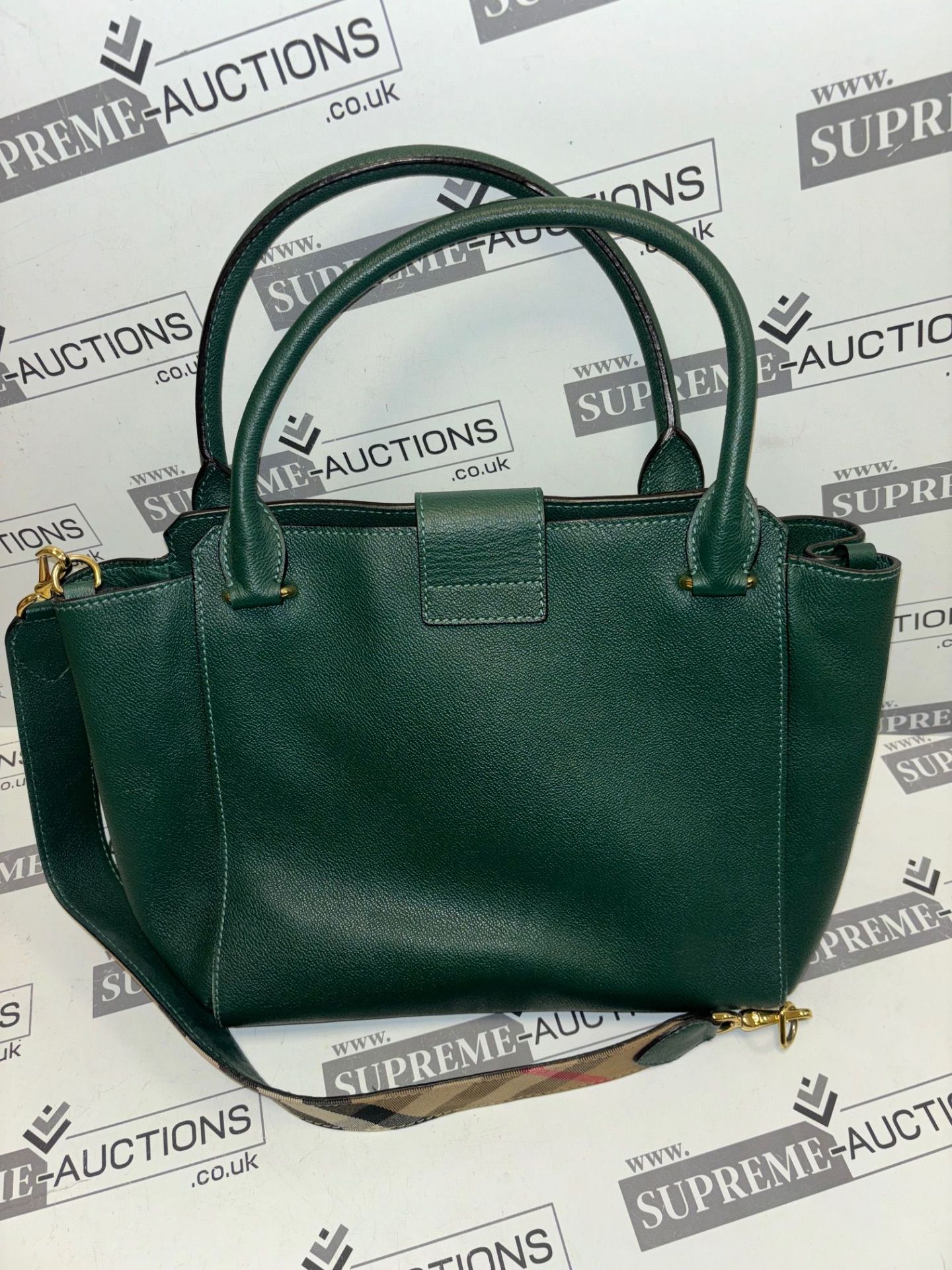 Burberry Green Buckle Tote Leather. 40x25cm. - Image 9 of 11