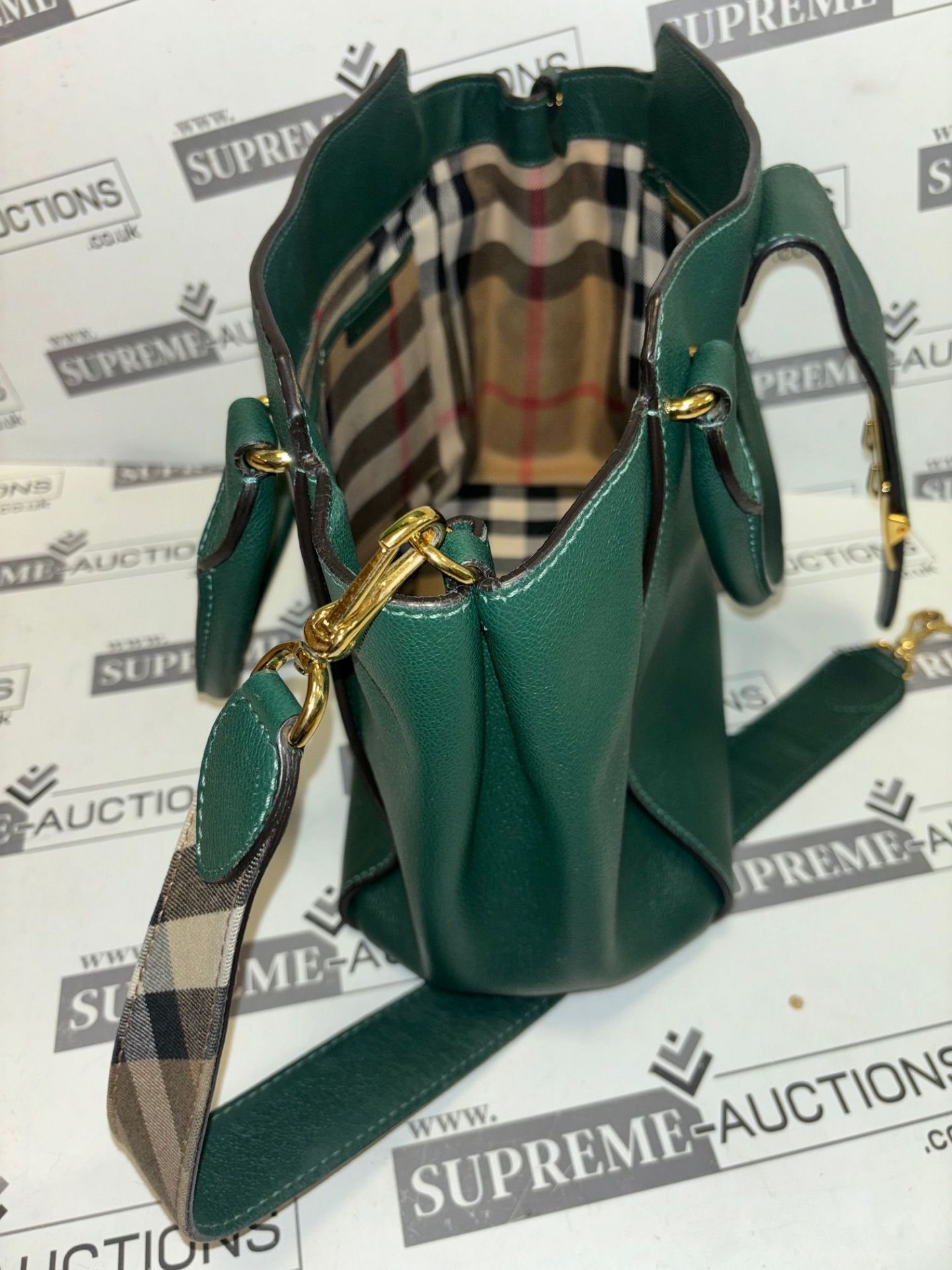 Burberry Green Buckle Tote Leather. 40x25cm. - Image 8 of 11
