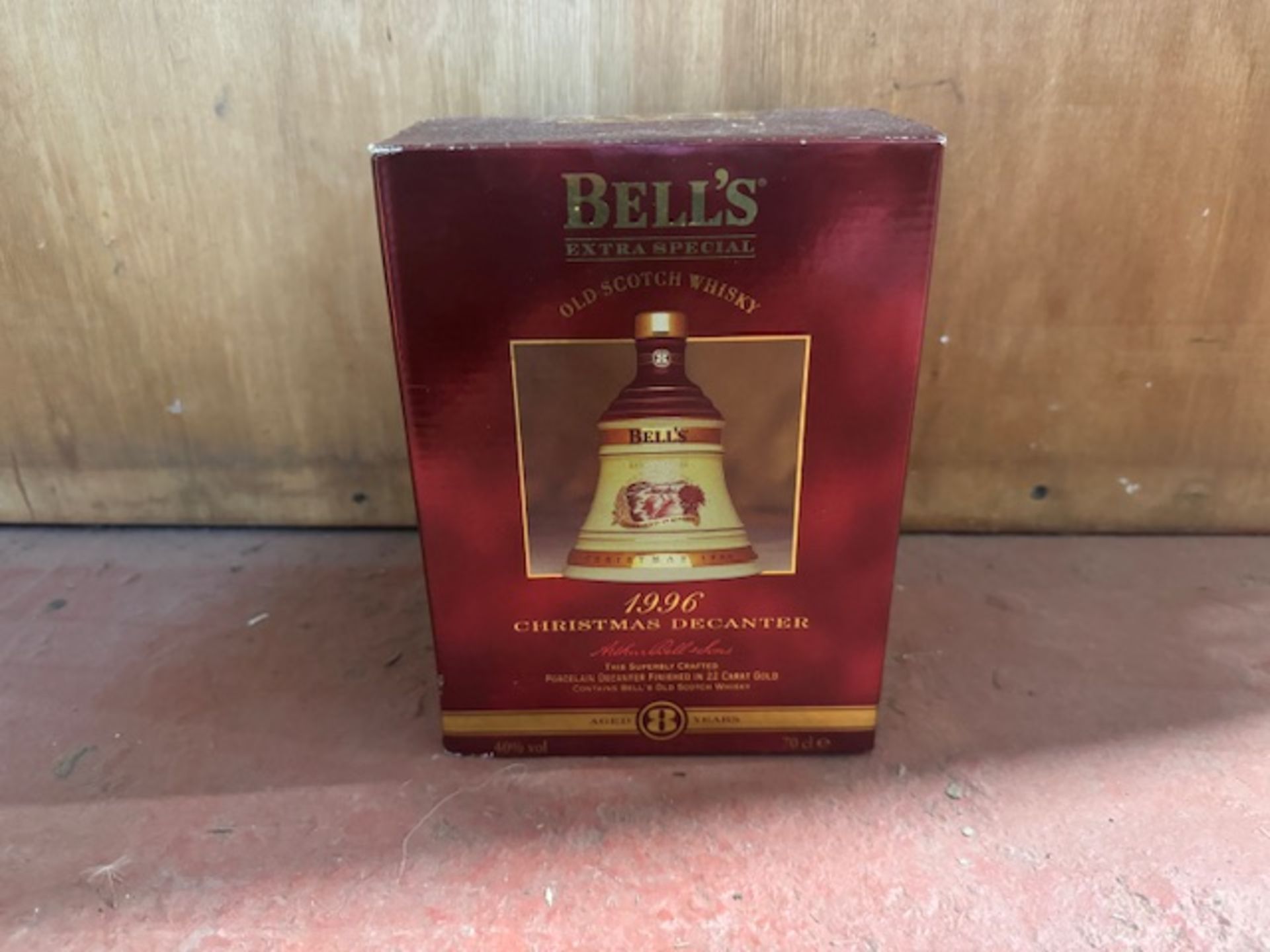 FULL 15 PIECE COLLECTION OF BELLS WHISKEY DECANTERS UNOPENED - Bild 9 aus 16