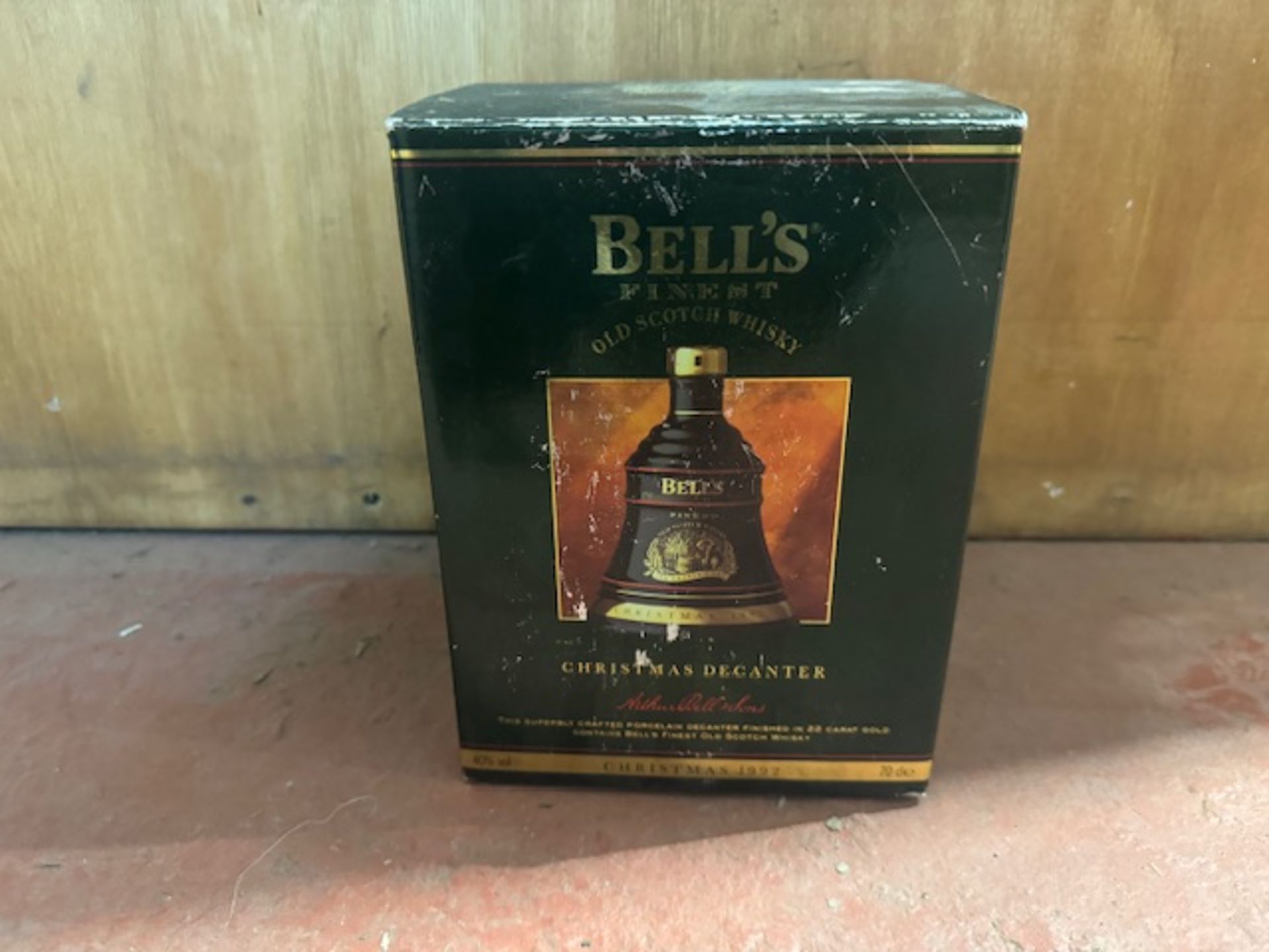 FULL 15 PIECE COLLECTION OF BELLS WHISKEY DECANTERS UNOPENED - Bild 8 aus 16