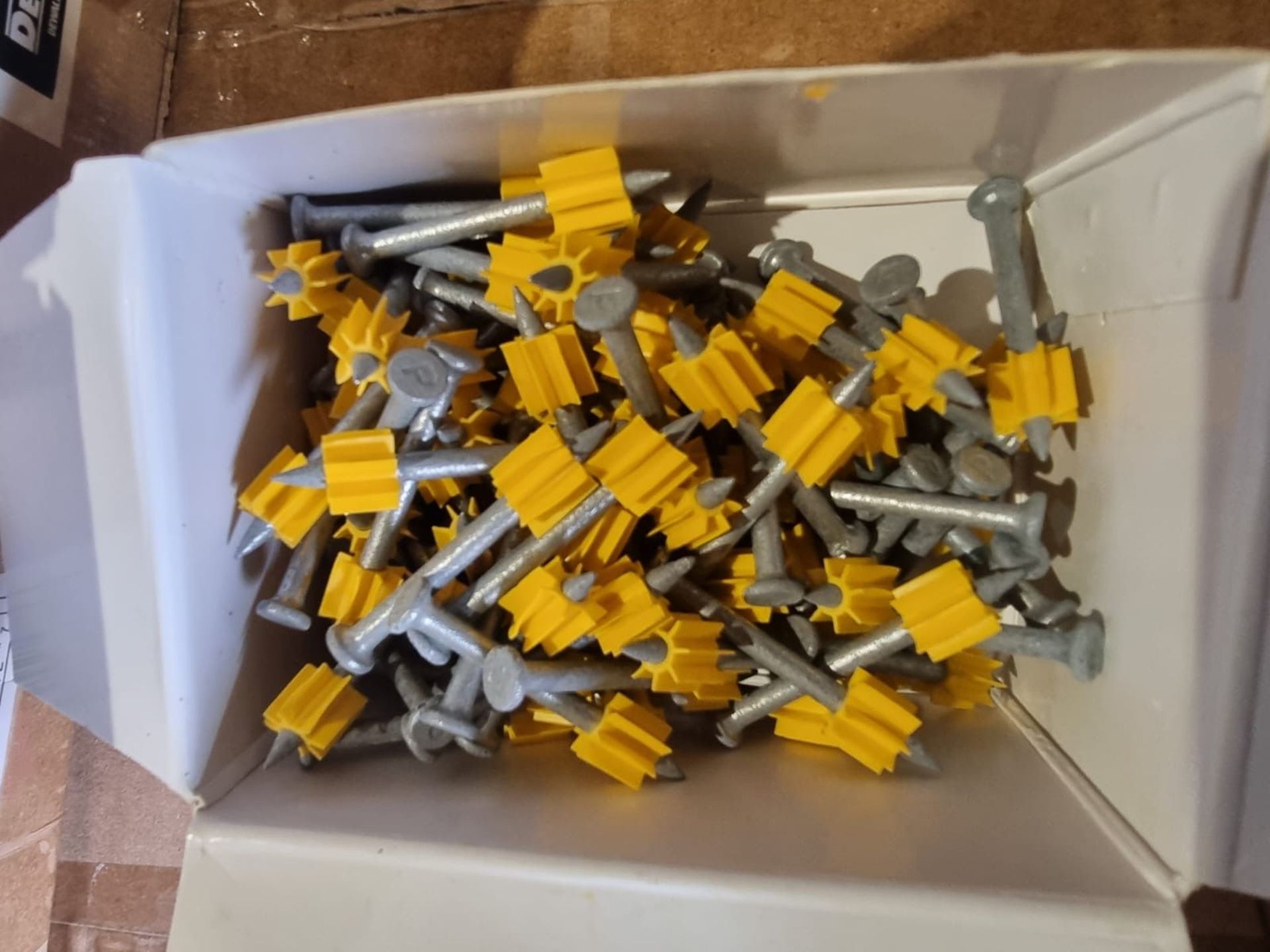 Trade Lot 100 x New Boxes of 100 Dewalt PAT Std 7,6mm Head Pin - 44mm Length DDF3000300Universal PAT - Image 3 of 3