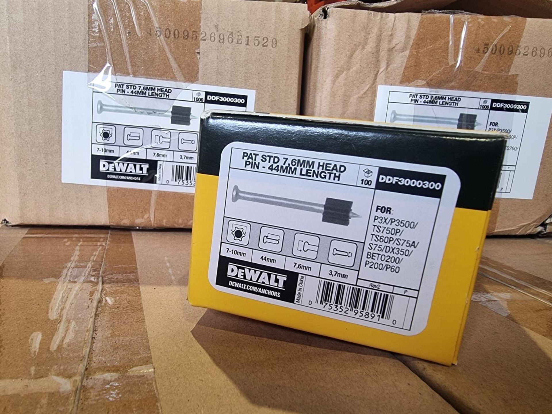 Trade Lot 100 x New Boxes of 100 Dewalt PAT Std 7,6mm Head Pin - 44mm Length DDF3000300Universal PAT - Image 2 of 3