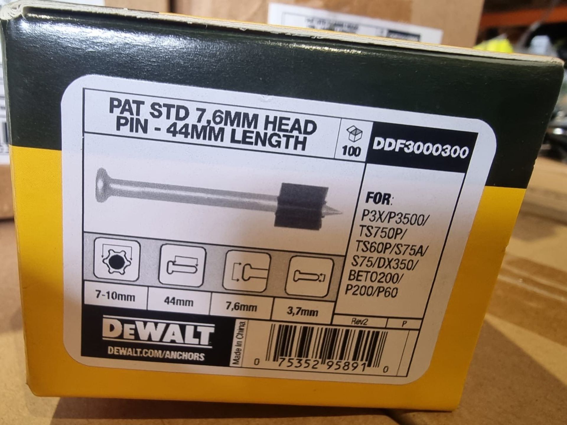 Trade Lot 100 x New Boxes of 100 Dewalt PAT Std 7,6mm Head Pin - 44mm Length DDF3000300Universal PAT - Bild 2 aus 3