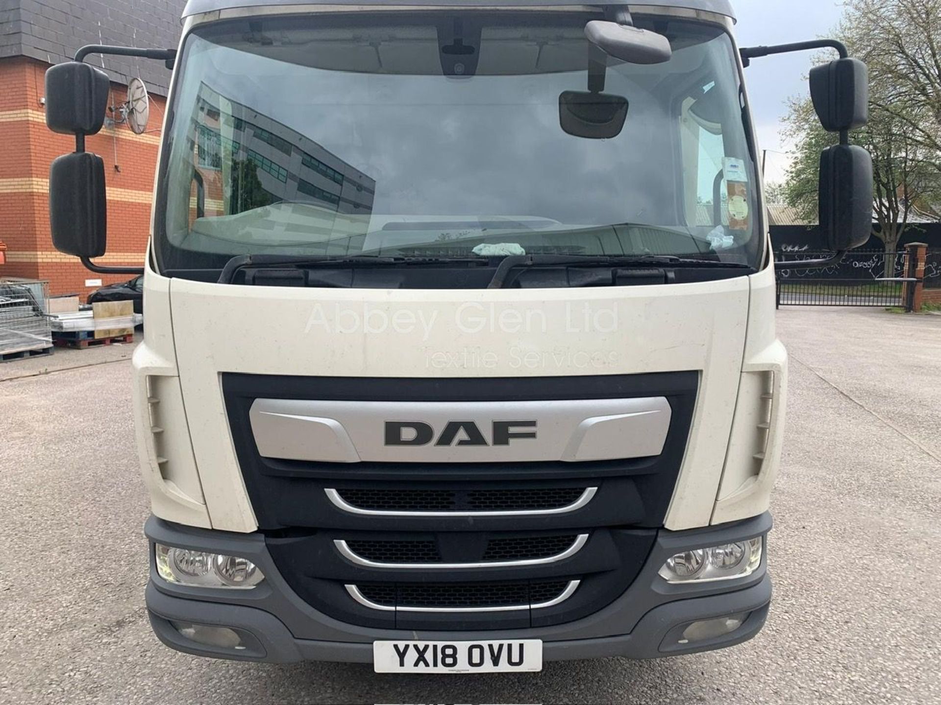 YX18 OVU DAF LF 180 FA 12 Tonne Lorry with Tail Lift. Direct Company.   White. Diesel  First - Image 2 of 10