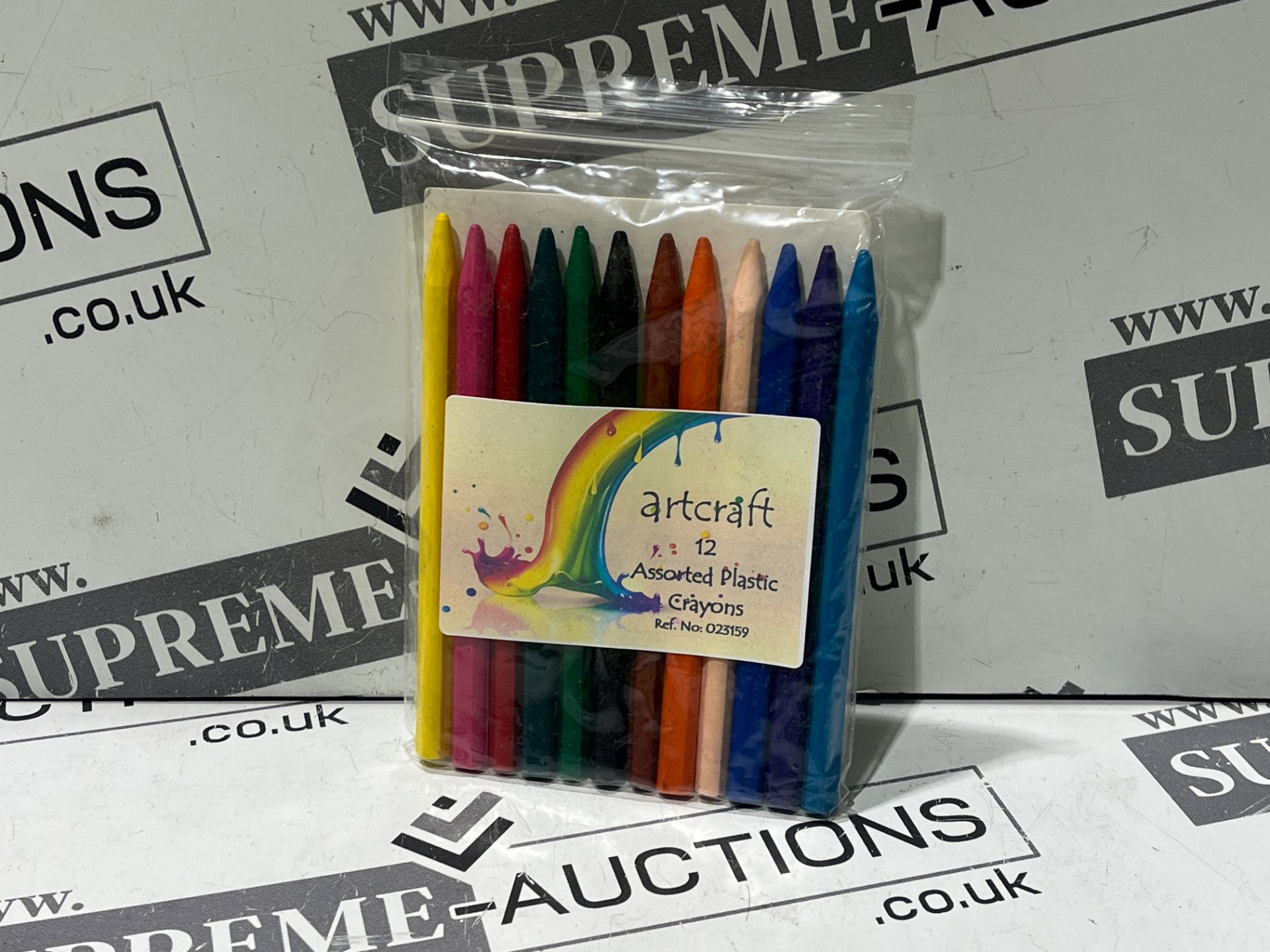 70 X BRAND NEW PACKS OF 12 ARTCRAFT ASSORTED CRAYONS P5