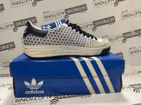 ADIDAS ROD LAVER LIFESTYLE TRAINERS SIZE 10