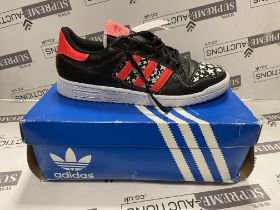 ADIDAS ORIGINALS DECADE LOW TRAINERS SIZE 9.5 BLACK AND ORANGE WITH STAR DESIGN