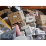 TRADE LOT 100 x ASSORTED UNCHECKED RETURNS/UNDELIVERED ITEMS FROM TIKTOK - MAY INCLUDE ITEMS SUCH