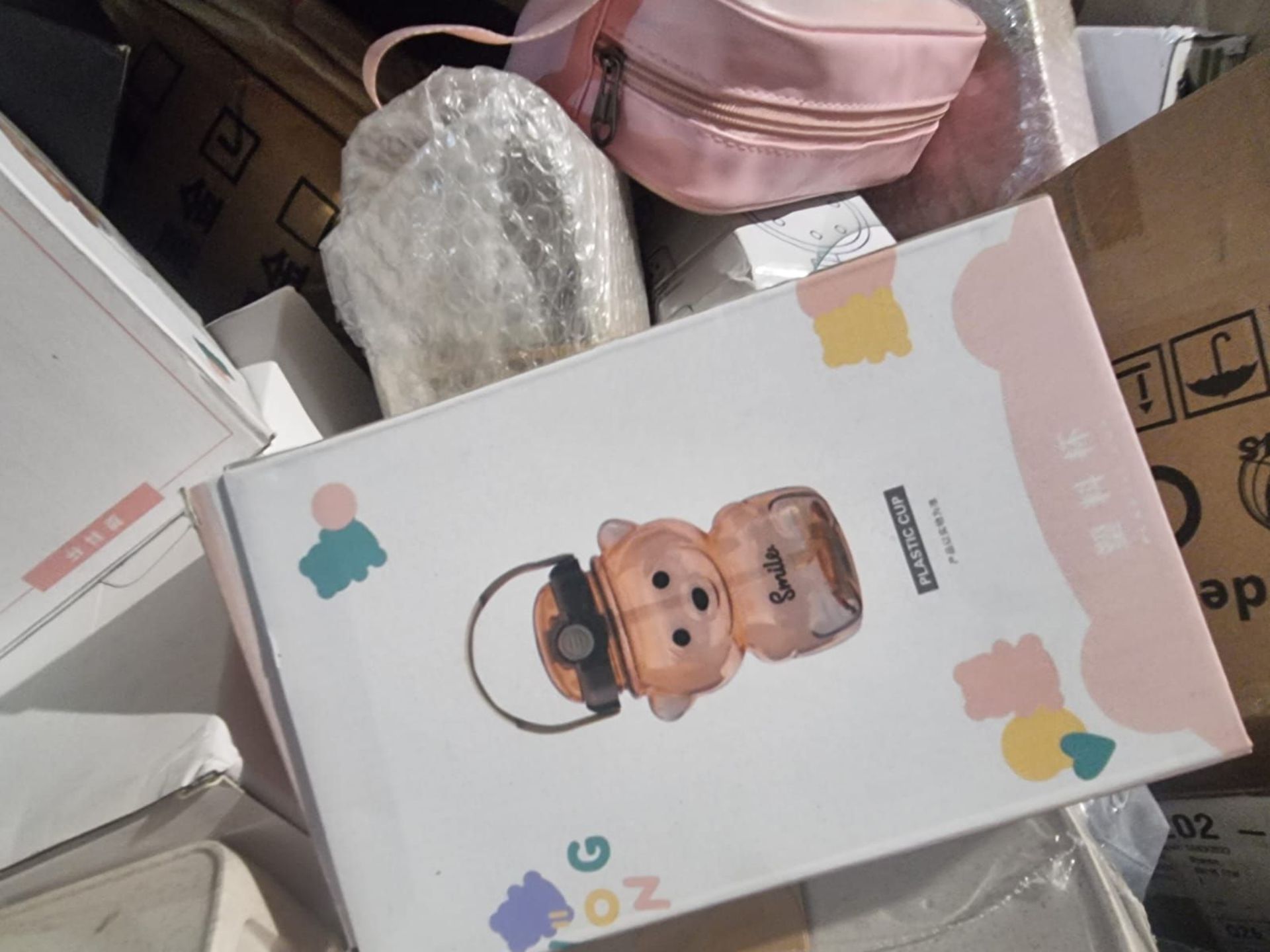 TRADE LOT 100 x ASSORTED UNCHECKED RETURNS/UNDELIVERED ITEMS FROM TIKTOK - MAY INCLUDE ITEMS SUCH