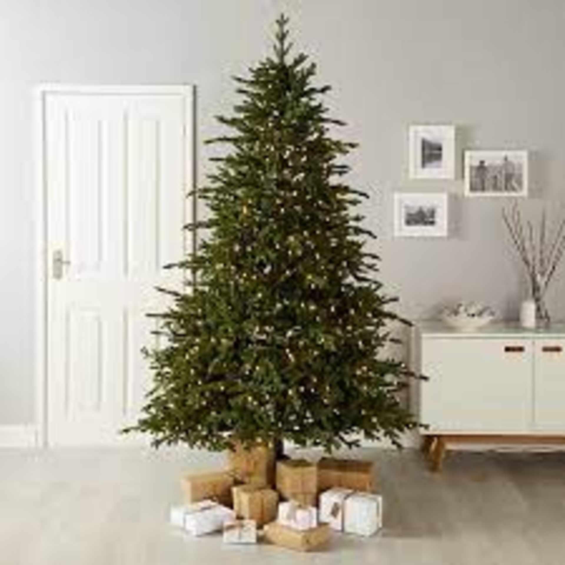 7.5ft Full Thetford Warm white LED Natural looking Pre-lit Artificial Christmas tree - ER50