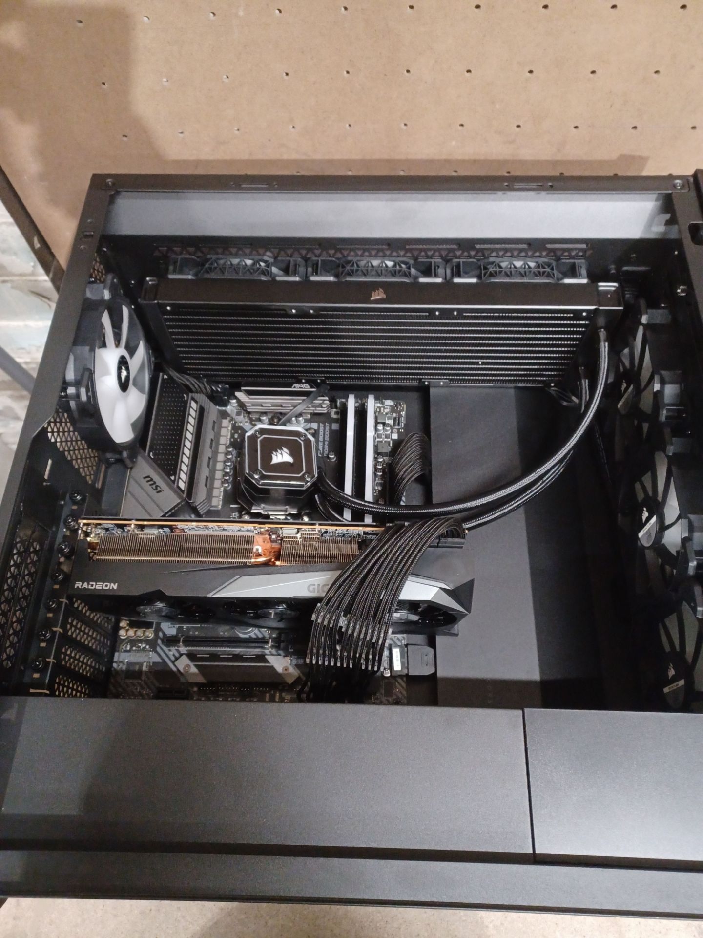 Custom Built PC Cube Gaming Case Gigabyte GV-R69XTGaming OC-16GD Vengeance DDR4 3200MHZ 32GB MSI - Image 2 of 3