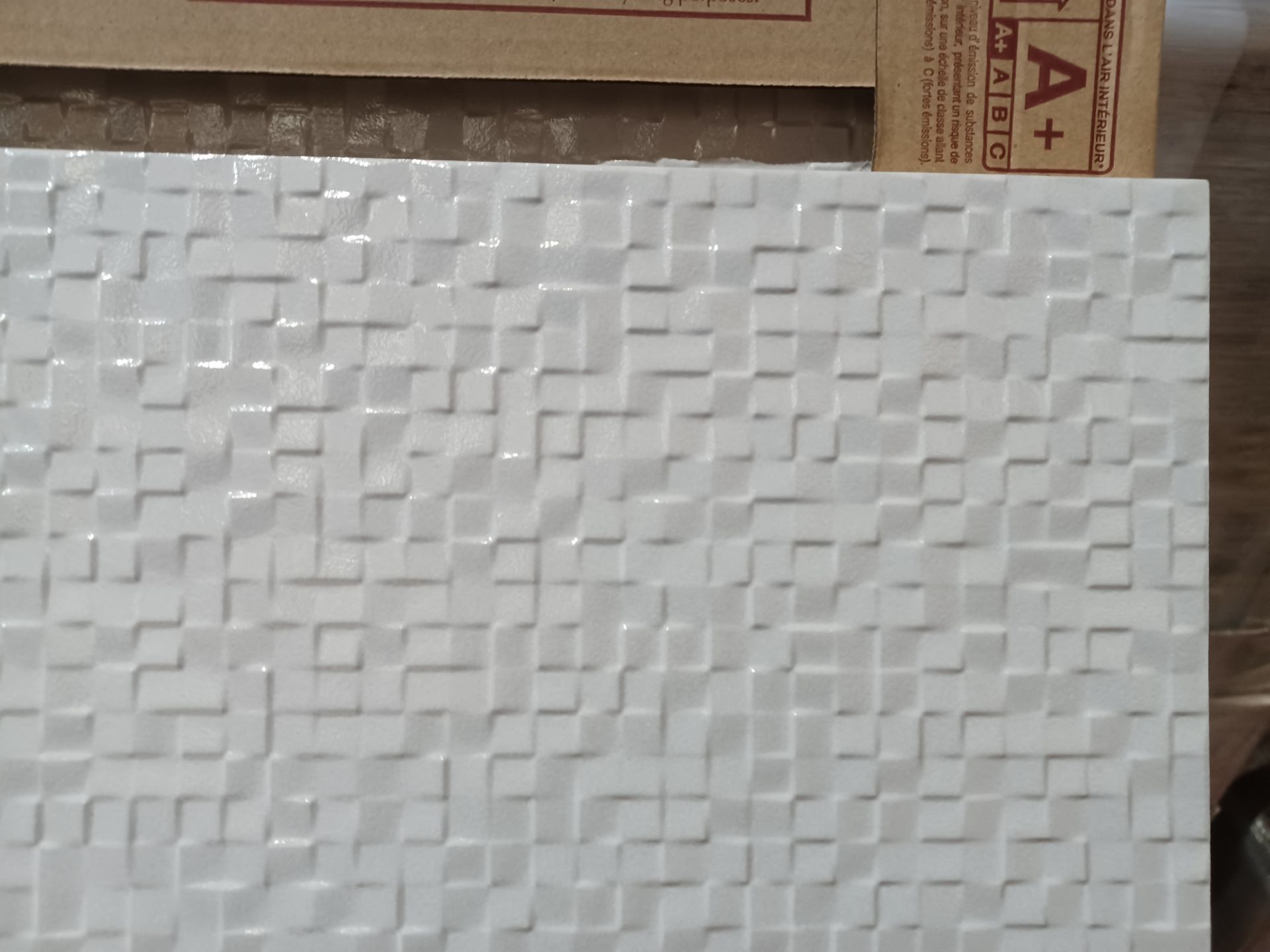 10 X PACKS OF PORCELANOSA CUBICO BLANCO 250x443mm Wall Tiles. EACH PACK CONTAINS 1M2, GIVING THIS - Image 2 of 2