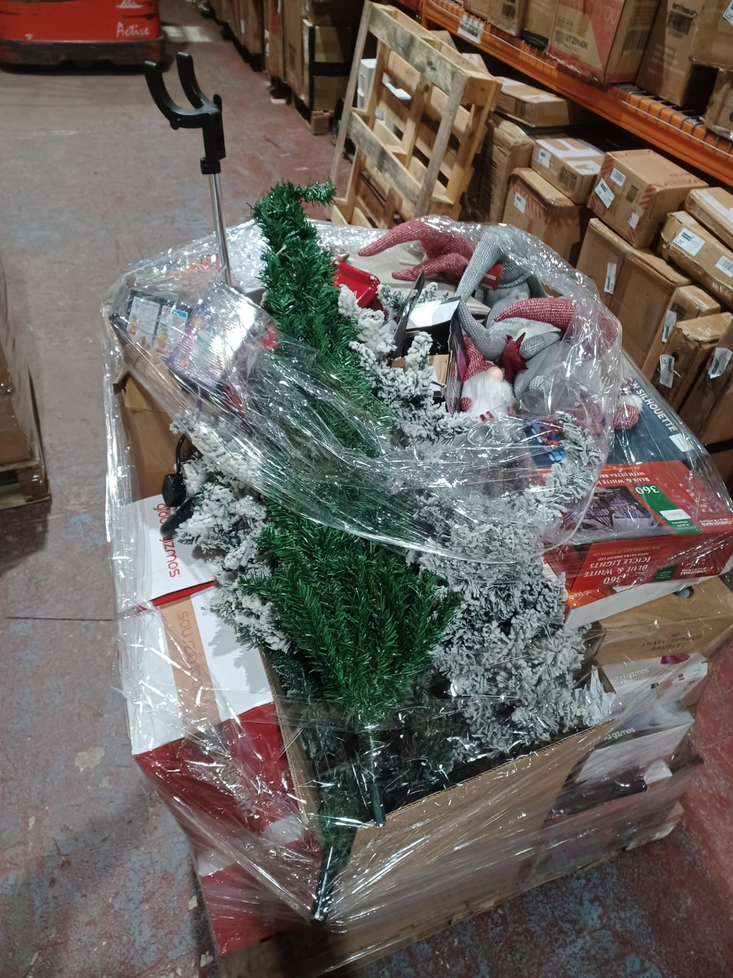 Pallet of Goods to contain; Kitchen Goods, Household Goods, Kids Games, Christmas Goods, Lighting - Image 4 of 4