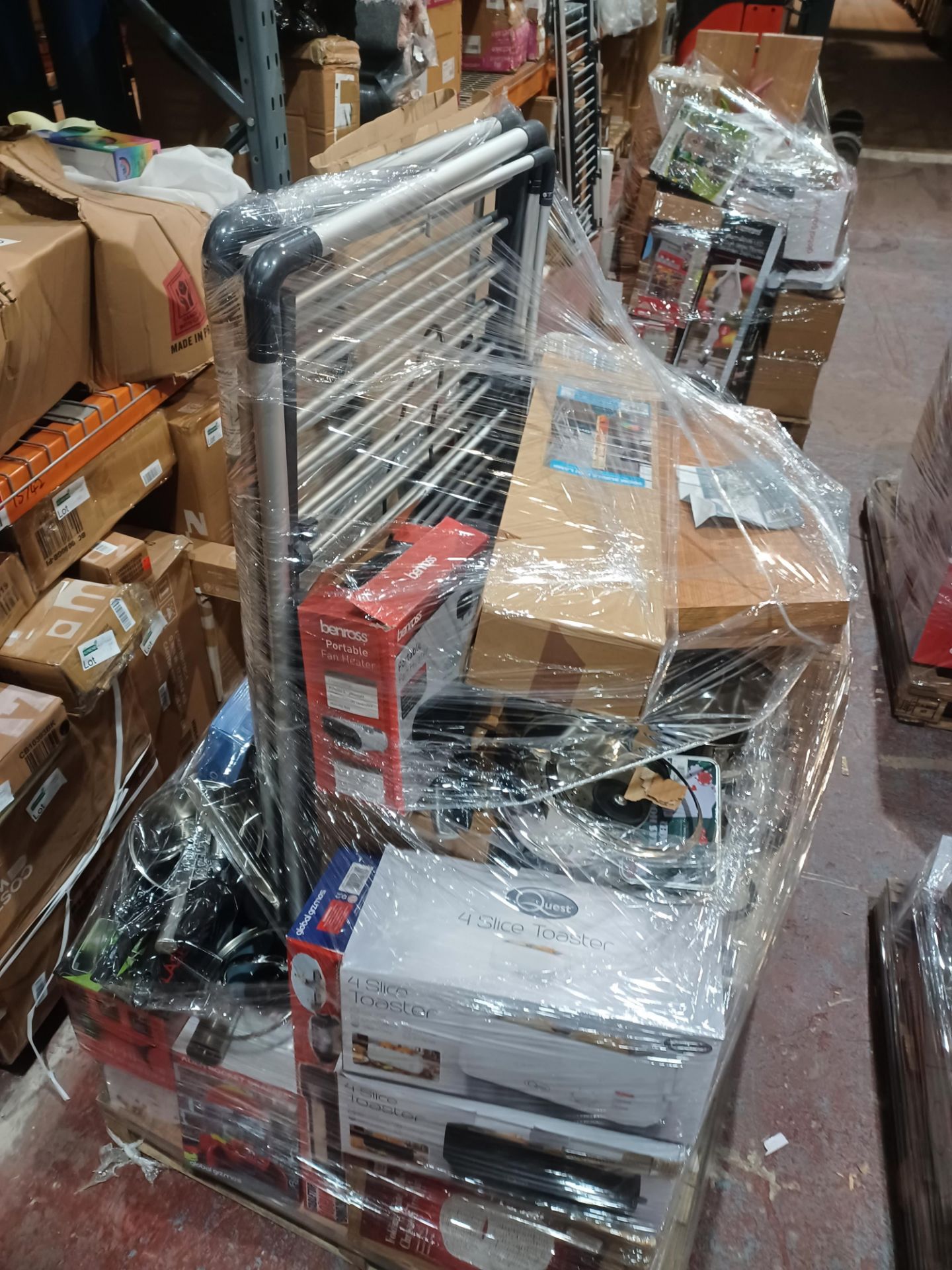 Pallet of Goods to contain; Health Griddle, Deluxe Air Lounger, Kettle, Grinder, Kitchen Goods, - Bild 4 aus 4