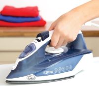 Quest 34140 Professional Steam Iron / Variable Temperature / 40 Second Rapid Heating / Non-Stick