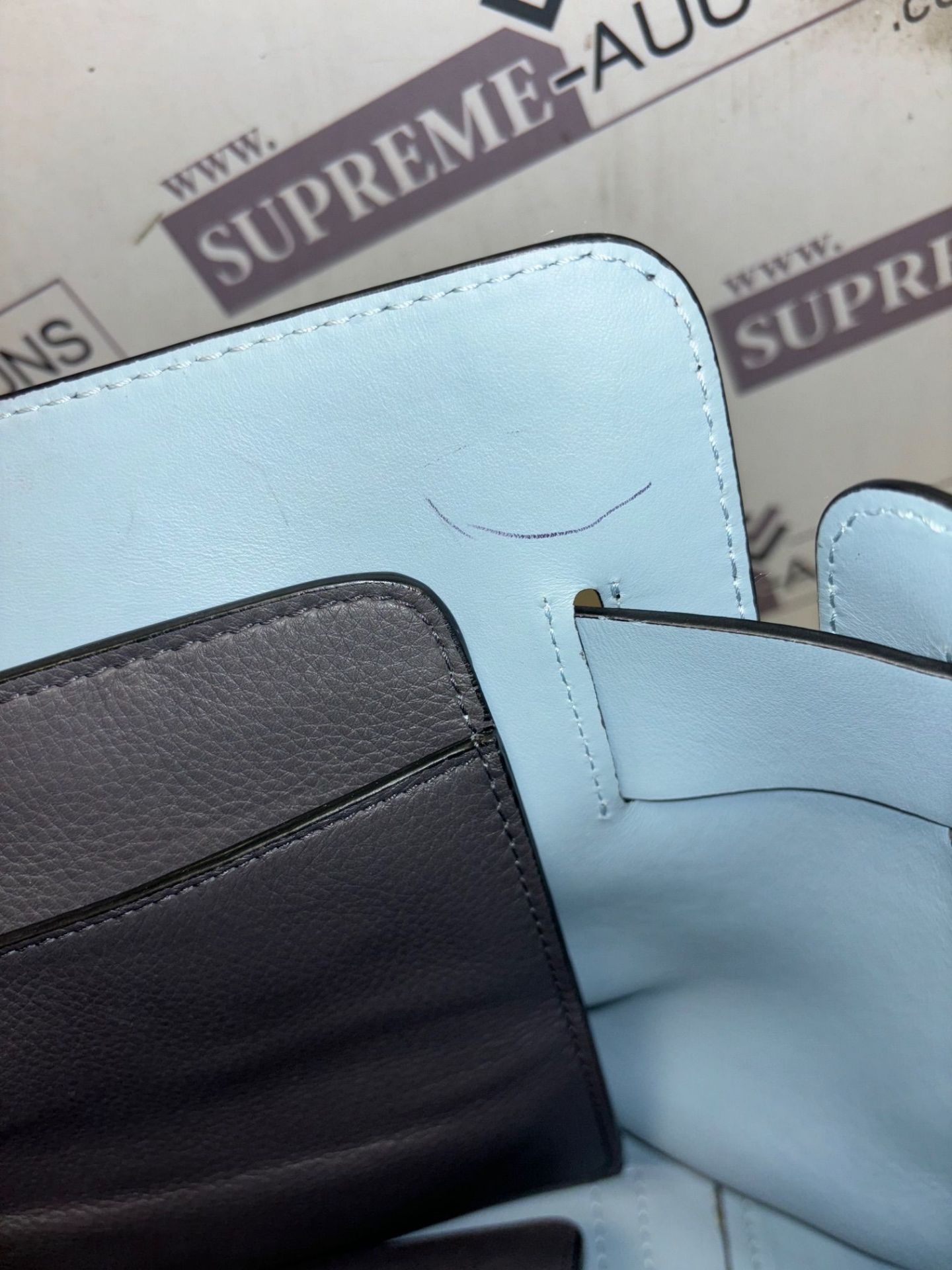 Genuine Burberry The Medium leather Belt Bag. Charcoal grey and baby blue. - Bild 10 aus 13