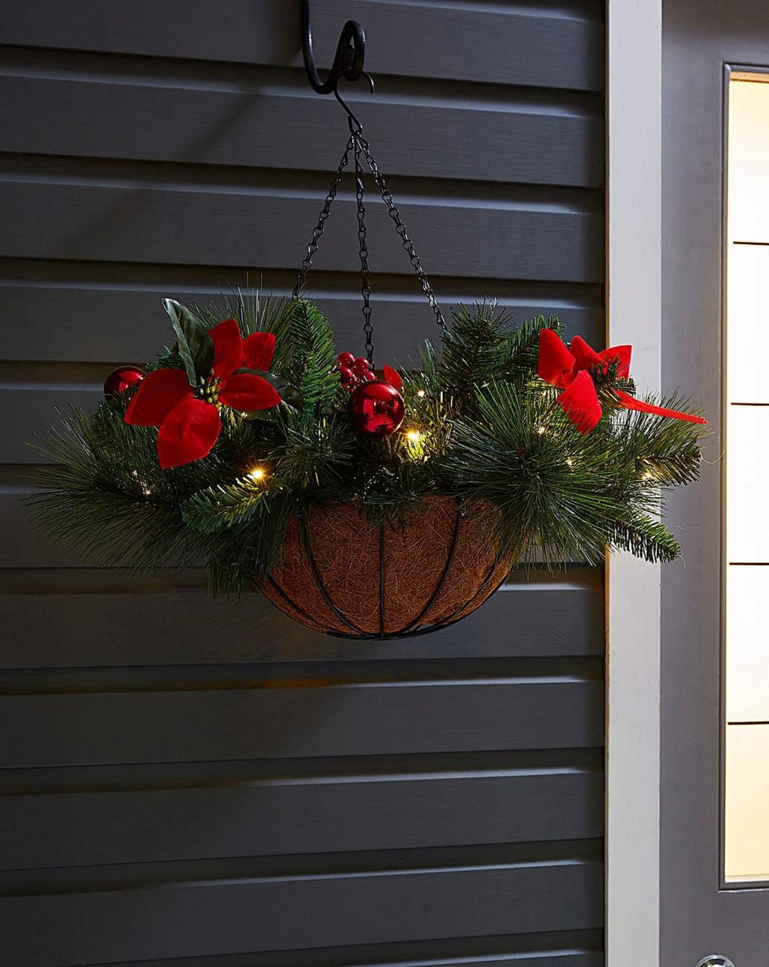 Pre Lit Poinsettia Christmas Basket - ER27