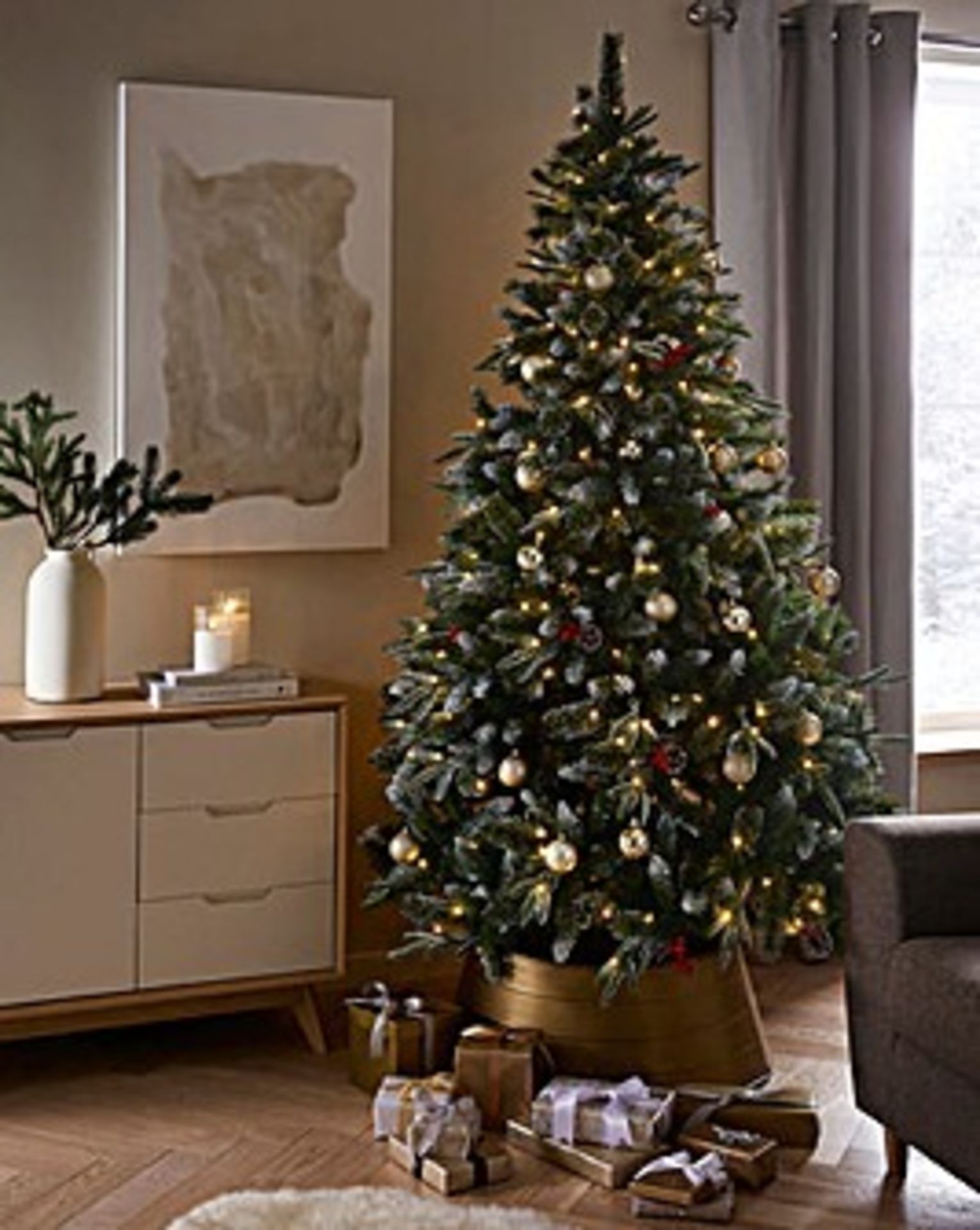 Helsinki 6ft Pre Lit Christmas Tree - ER27