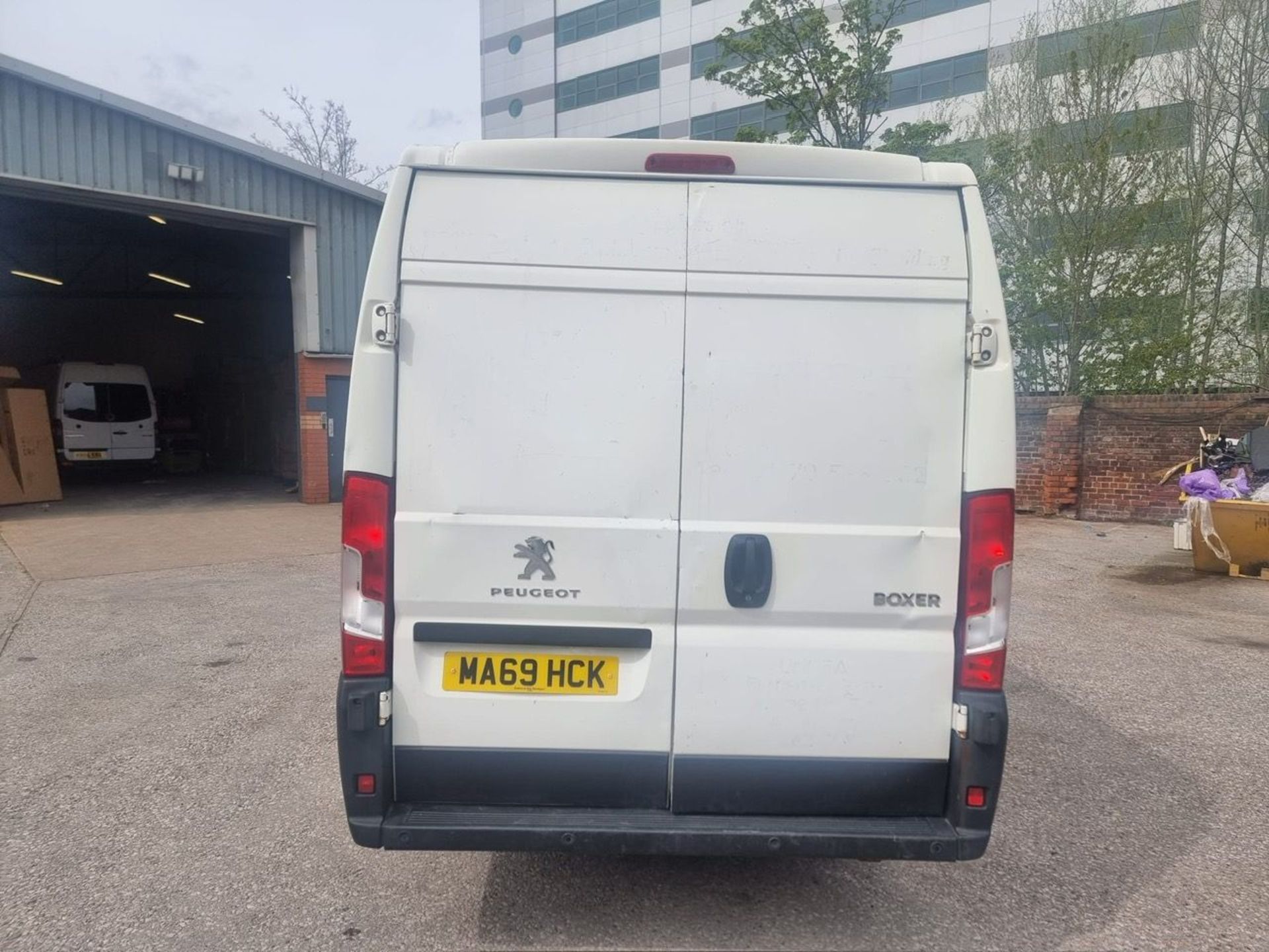 MA69 HCK PEUGEOT BOXER 435 2.2 BLUEHDI 140 L4 H2 PROFESSIONAL Panel Van. MOT Expiry: 14/10/2024. - Image 4 of 8