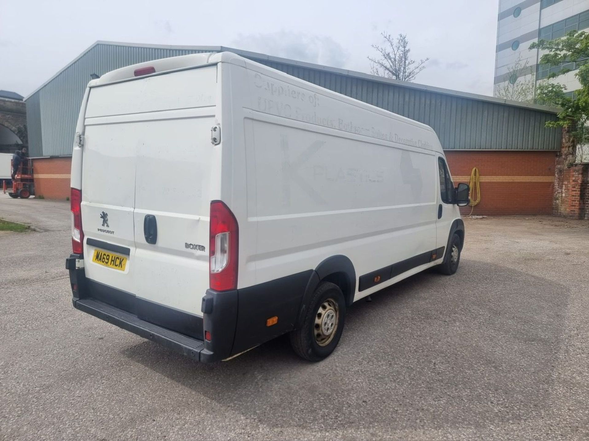 MA69 HCK PEUGEOT BOXER 435 2.2 BLUEHDI 140 L4 H2 PROFESSIONAL Panel Van. MOT Expiry: 14/10/2024. - Image 5 of 8