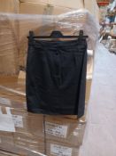 26 x Deluxe Banner Black Skirts in Various Sizes. RRP £15.84 each. - R14