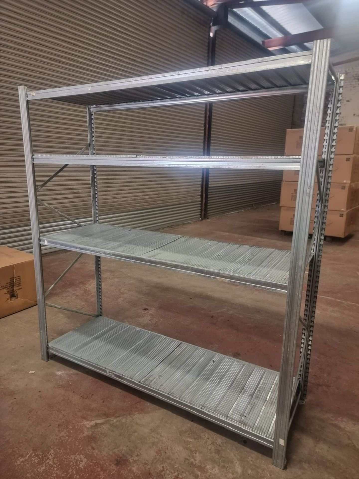 20 BAYS OF HEAVY DUTY GALVANISED RACKING. EACH BAY MEASURES 187CM (LONG) x 200CM (HIGH) x 60CM ( - Bild 2 aus 3