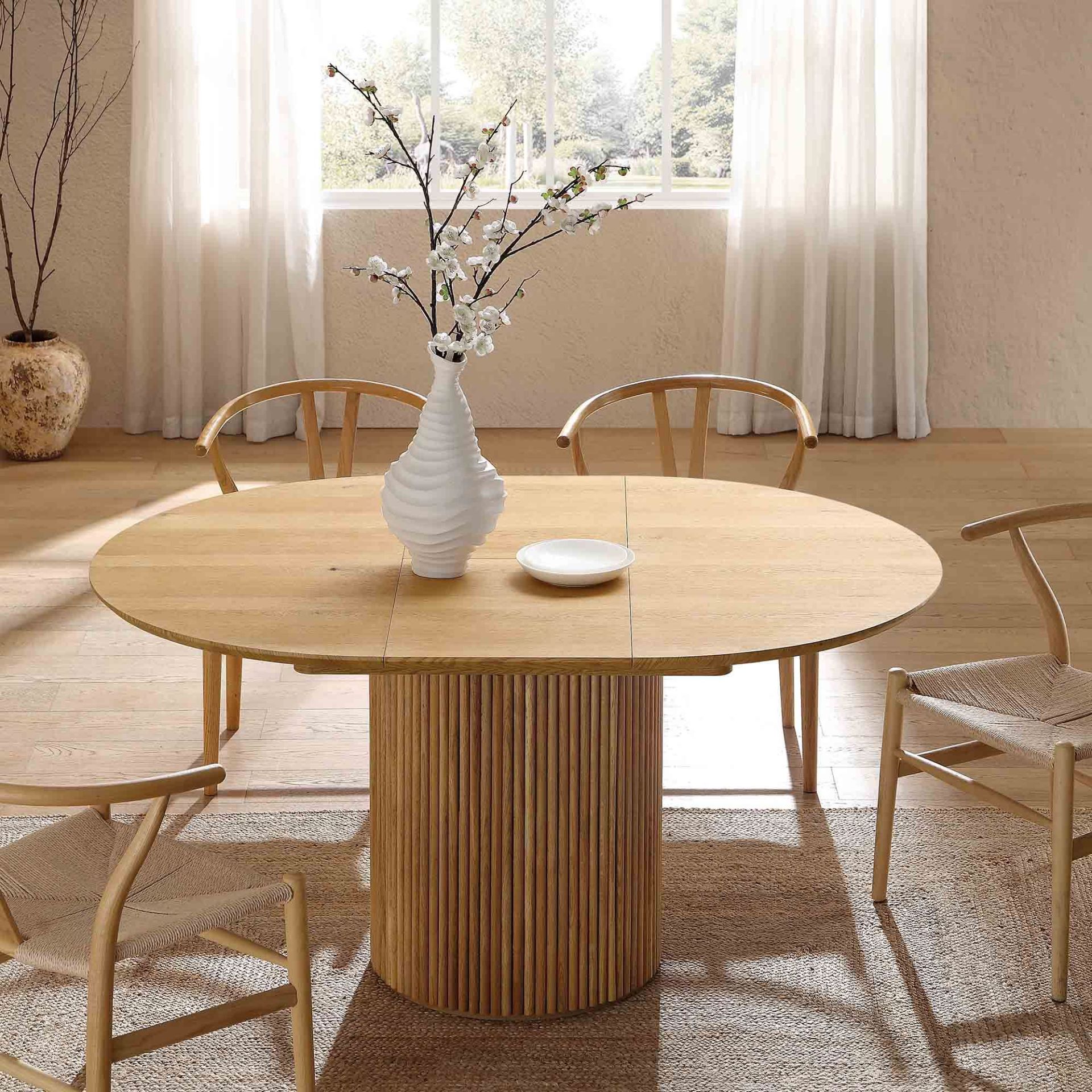 Maru Round 4-6 Seater Extending Oak Pedestal Dining Table, Oak. - R14. RRP £529.99. Our Maru - Image 2 of 2